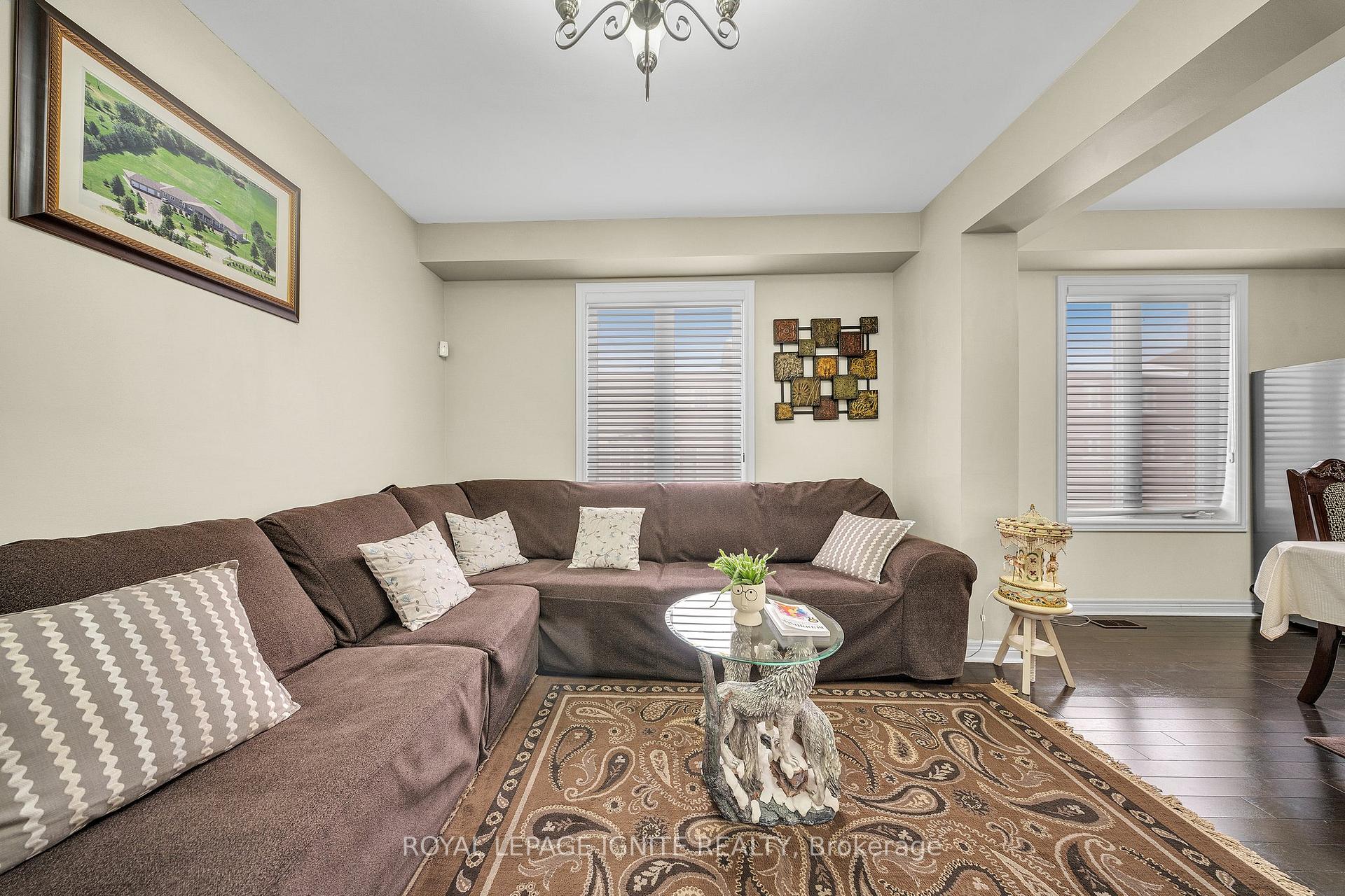 Photo 9 of 228 Dougall Avenue, Caledon, Rural Caledon — HOMEH
