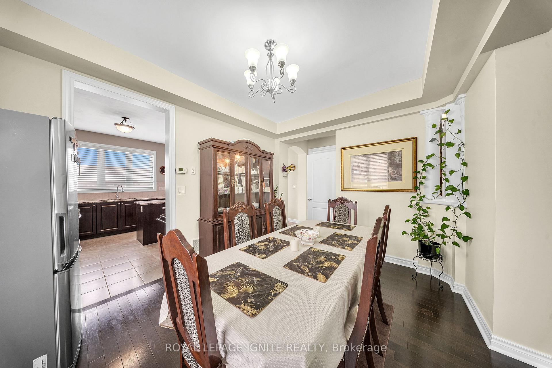 Photo 11 of 228 Dougall Avenue, Caledon, Rural Caledon — HOMEH