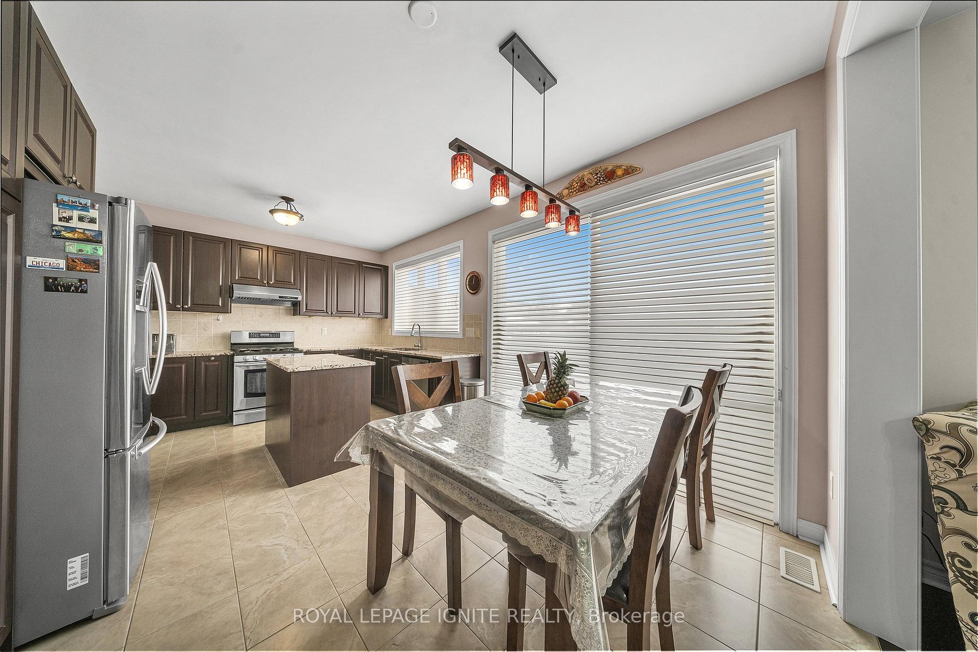 Photo 14 of 228 Dougall Avenue, Caledon, Rural Caledon — HOMEH