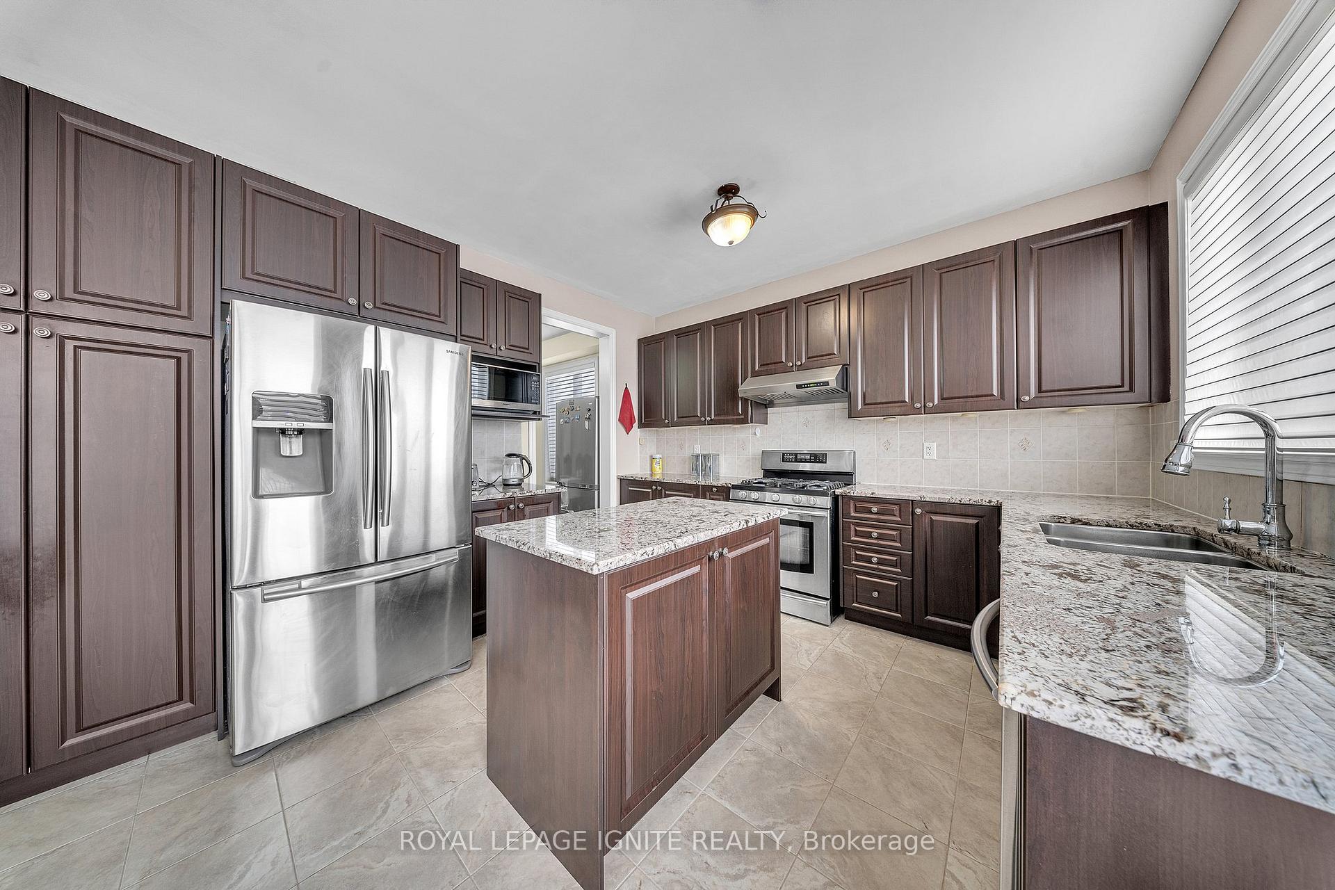 Photo 15 of 228 Dougall Avenue, Caledon, Rural Caledon — HOMEH