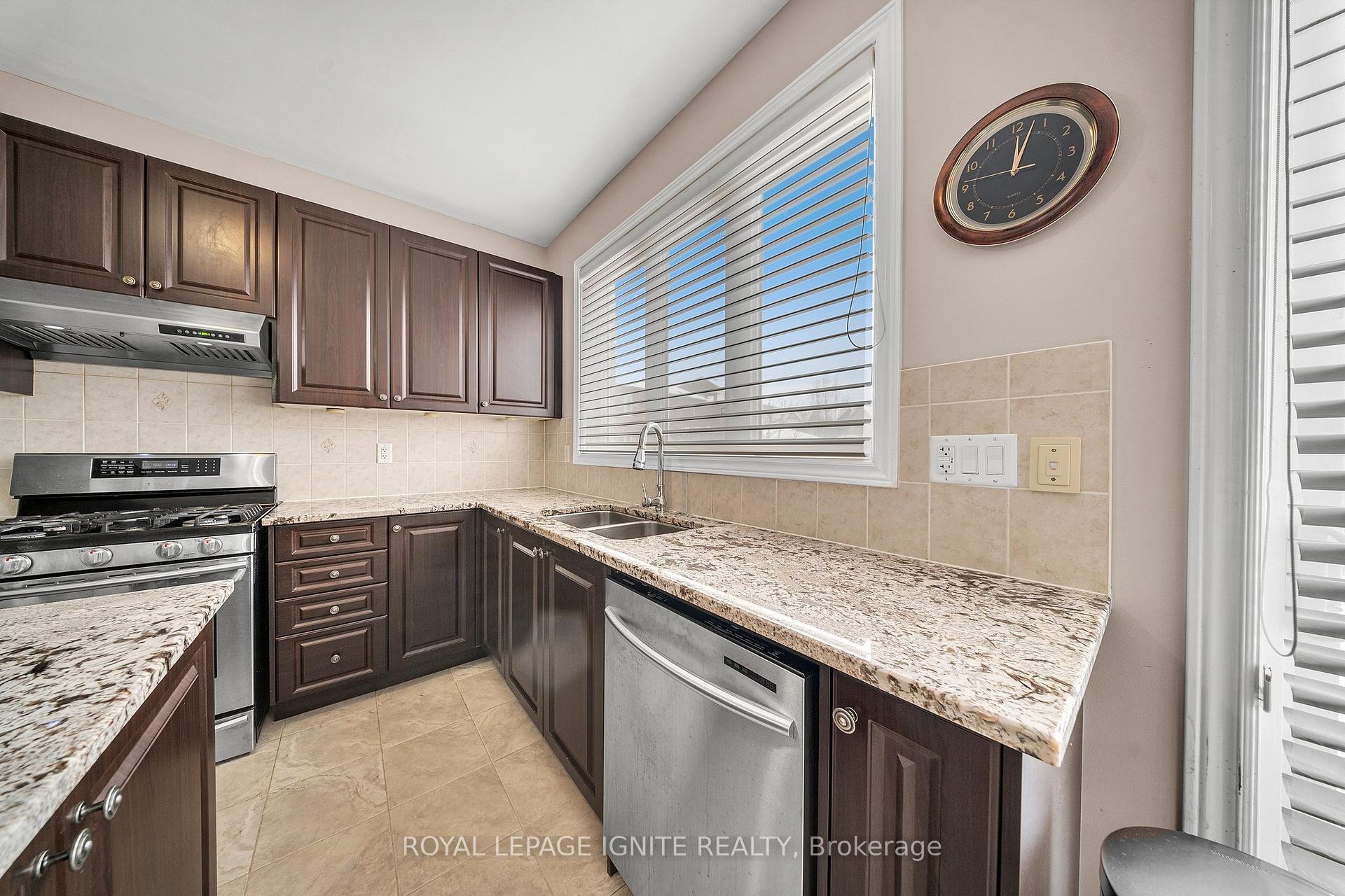 Photo 16 of 228 Dougall Avenue, Caledon, Rural Caledon — HOMEH