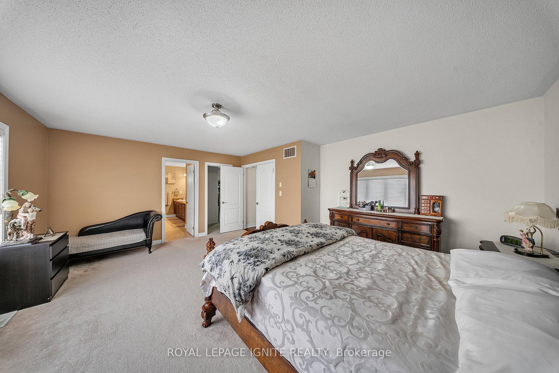 Photo 22 of 228 Dougall Avenue, Caledon, Rural Caledon — HOMEH