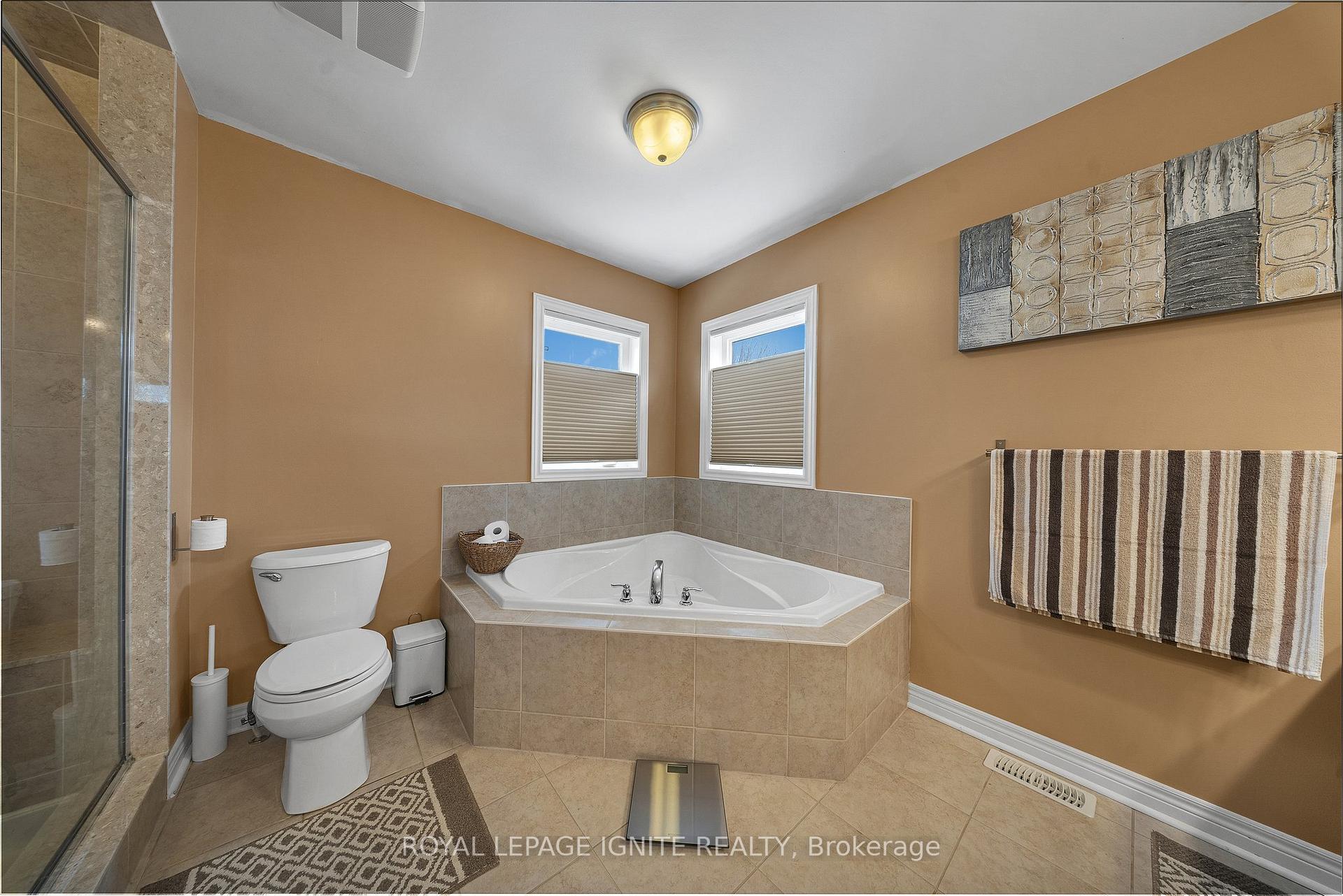 Photo 25 of 228 Dougall Avenue, Caledon, Rural Caledon — HOMEH