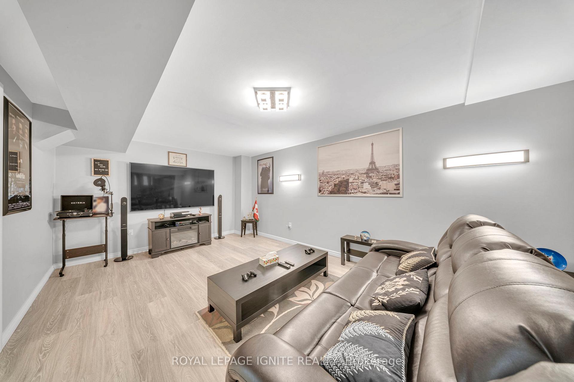 Photo 43 of 228 Dougall Avenue, Caledon, Rural Caledon — HOMEH