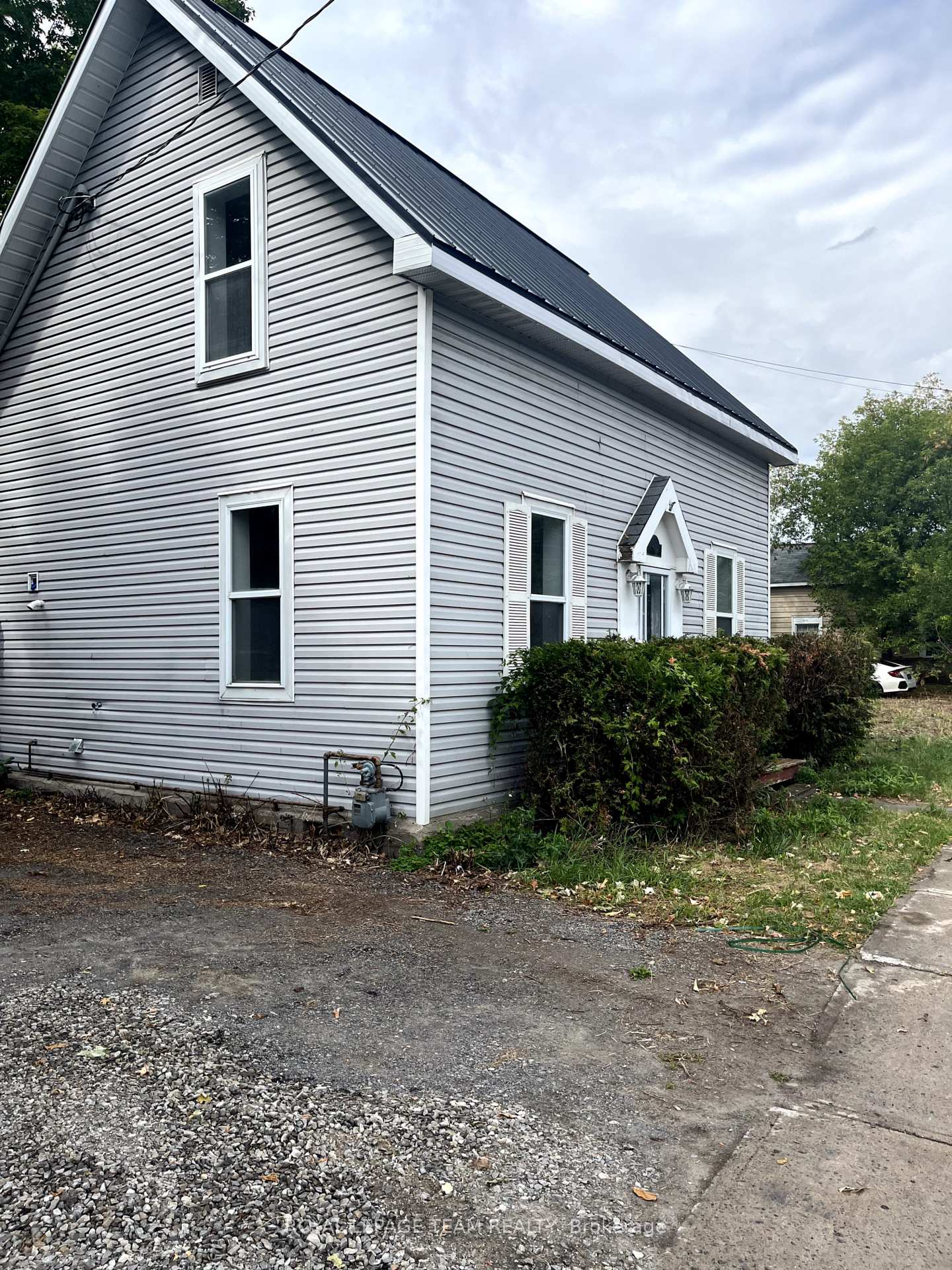 Photo 2 of 212 Franktown Road, Carleton Place — HOMEH