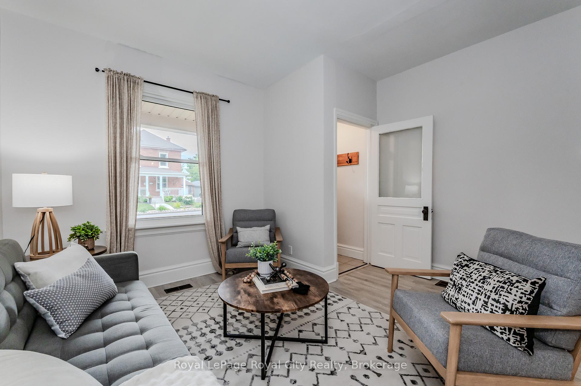 Photo 8 of 108 Harris Street, Guelph, St. Patrick's Ward — HOMEH
