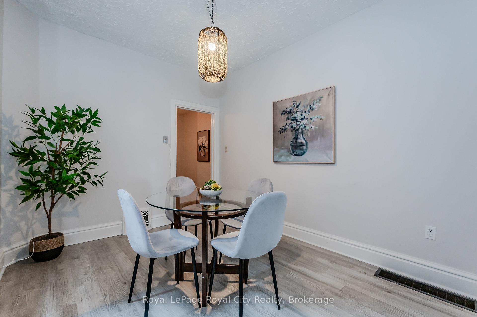 Photo 10 of 108 Harris Street, Guelph, St. Patrick's Ward — HOMEH