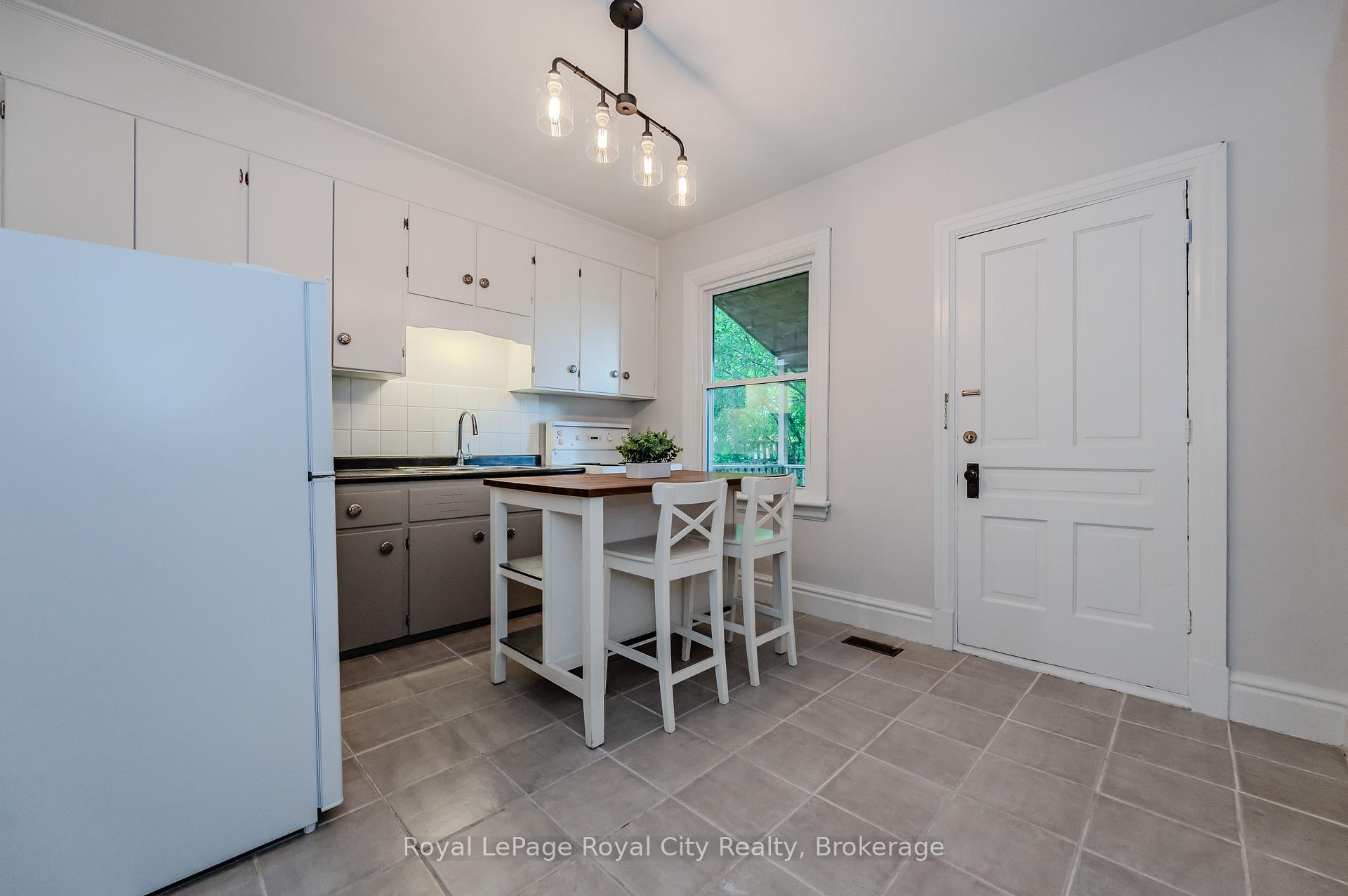 Photo 12 of 108 Harris Street, Guelph, St. Patrick's Ward — HOMEH