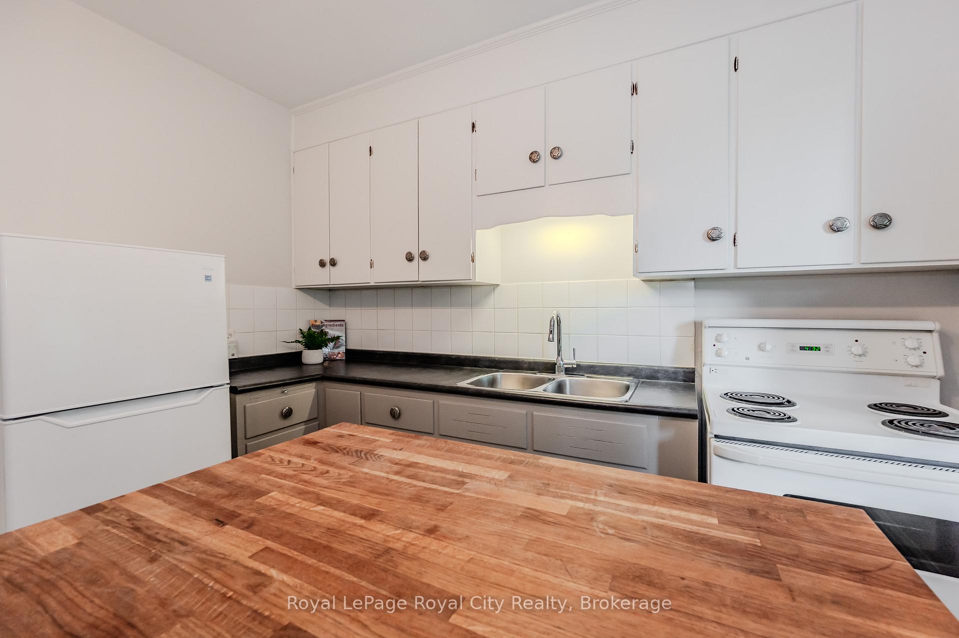 Photo 14 of 108 Harris Street, Guelph, St. Patrick's Ward — HOMEH