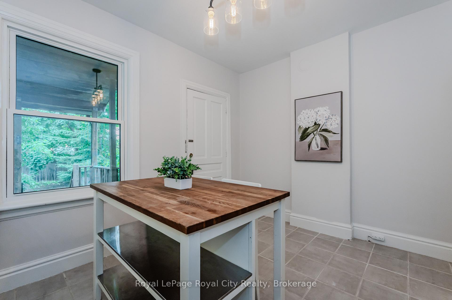 Photo 16 of 108 Harris Street, Guelph, St. Patrick's Ward — HOMEH