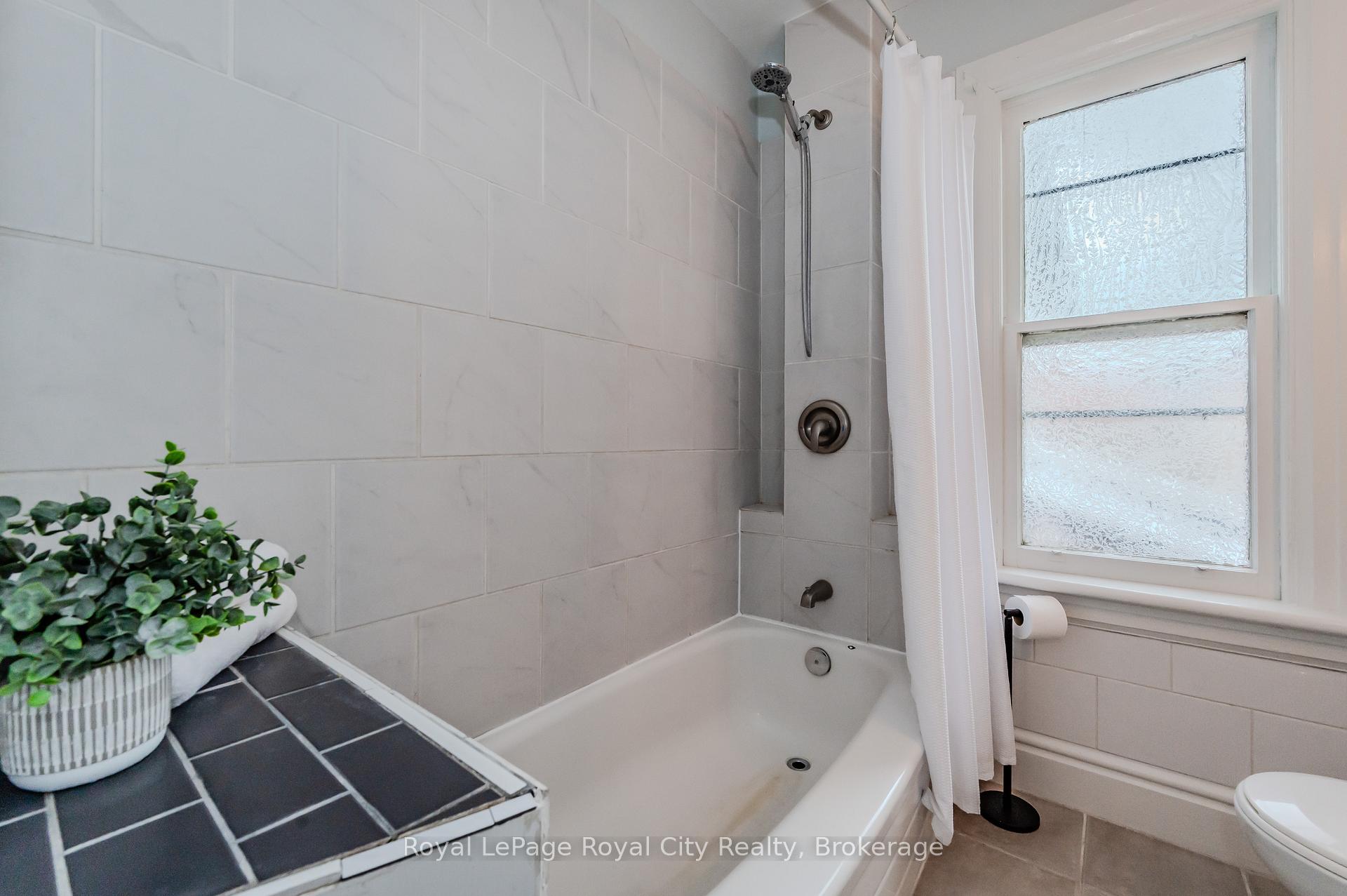 Photo 26 of 108 Harris Street, Guelph, St. Patrick's Ward — HOMEH