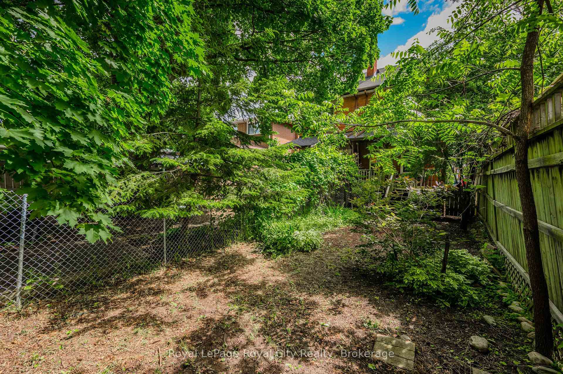 Photo 32 of 108 Harris Street, Guelph, St. Patrick's Ward — HOMEH