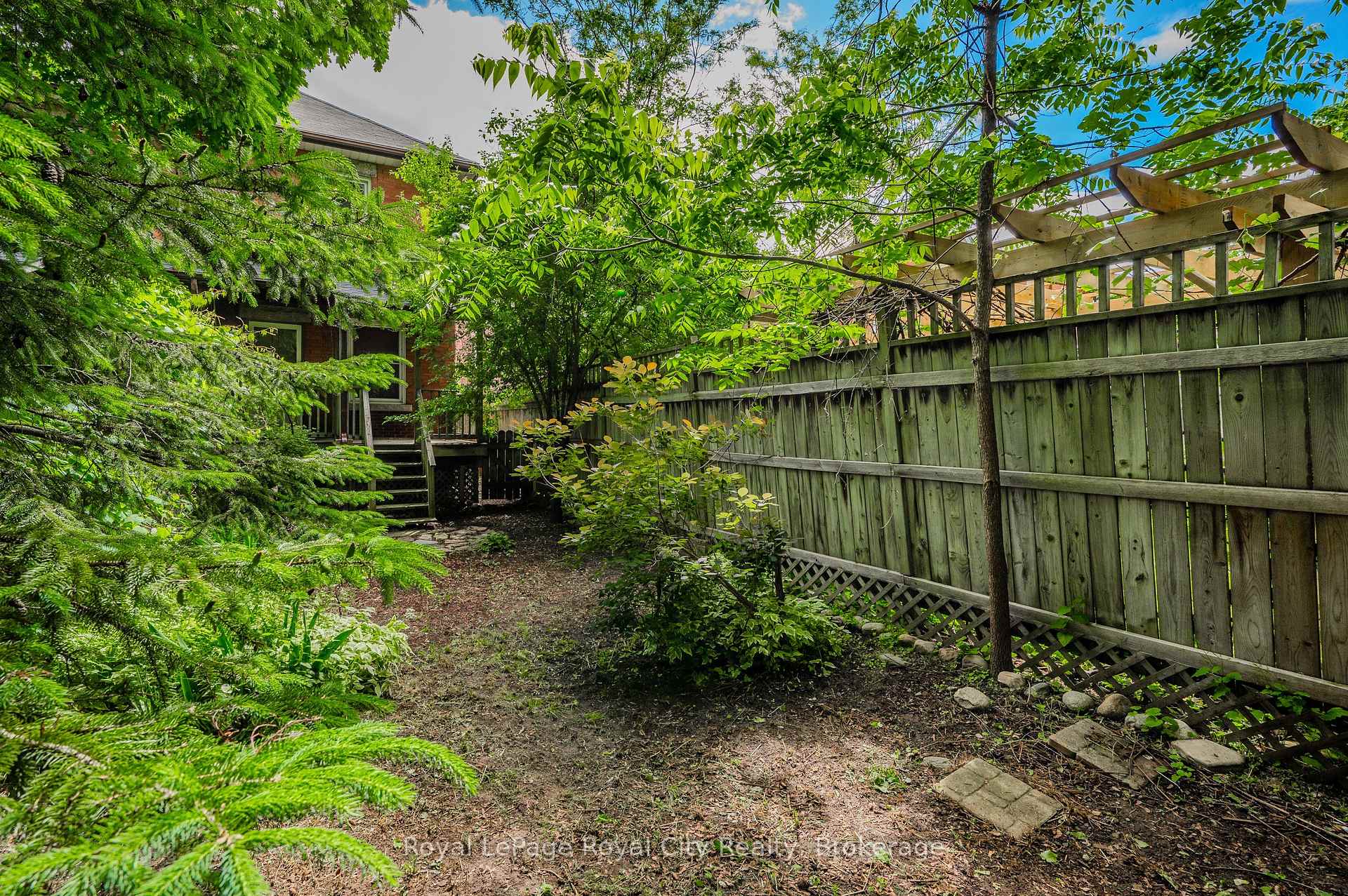 Photo 33 of 108 Harris Street, Guelph, St. Patrick's Ward — HOMEH