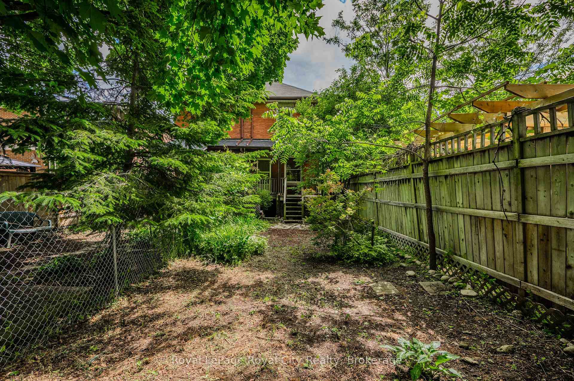 Photo 35 of 108 Harris Street, Guelph, St. Patrick's Ward — HOMEH