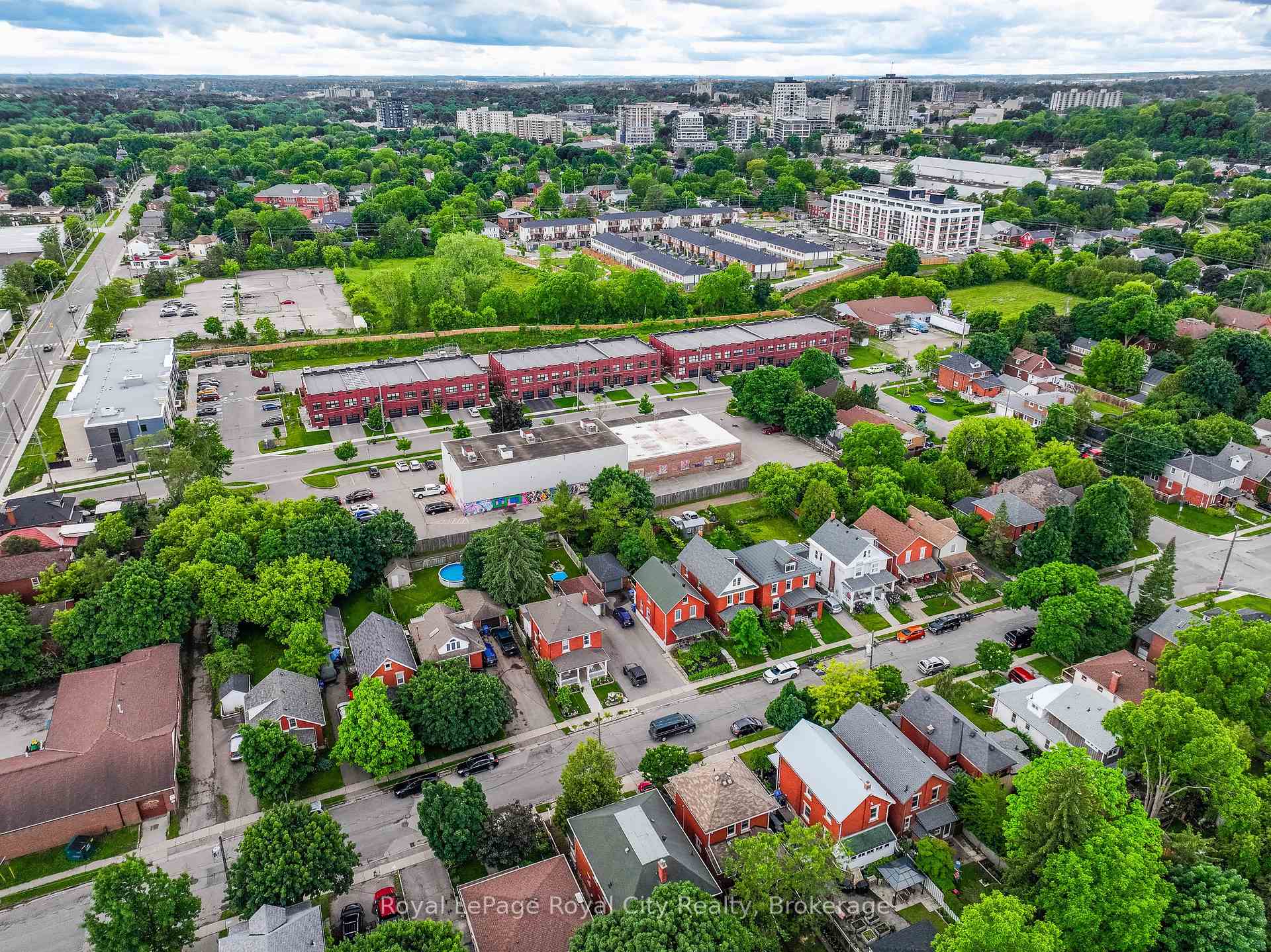 Photo 38 of 108 Harris Street, Guelph, St. Patrick's Ward — HOMEH