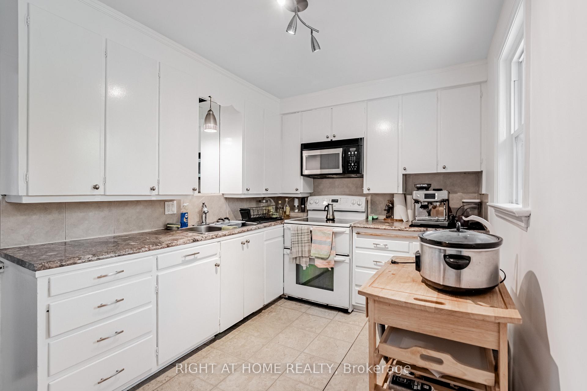Photo 8 of 194 Cline Avenue S, Hamilton, Ainslie Wood — HOMEH