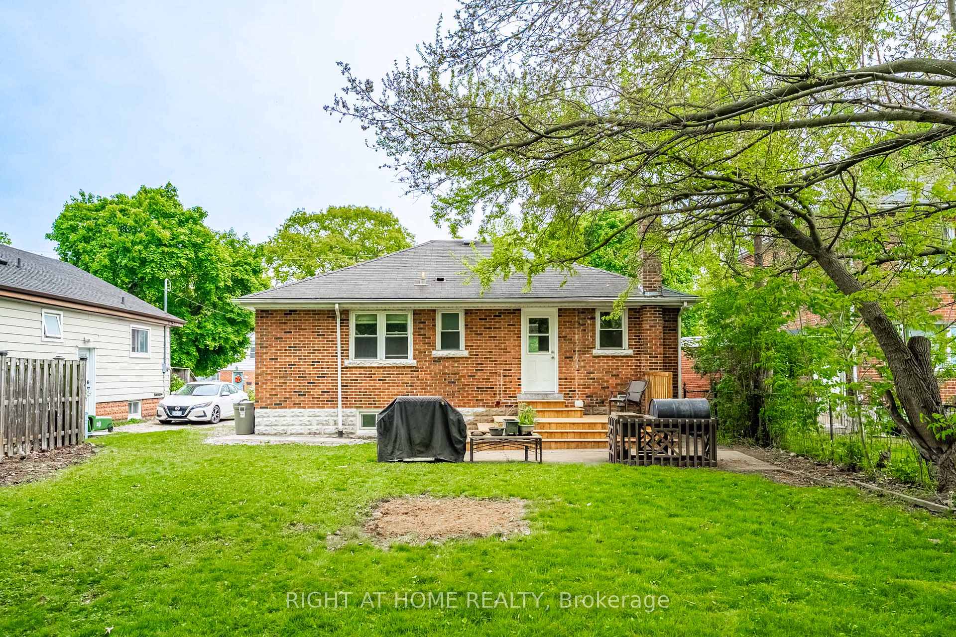 Photo 21 of 194 Cline Avenue S, Hamilton, Ainslie Wood — HOMEH