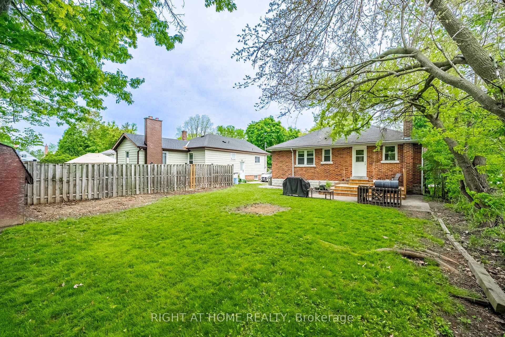 Photo 23 of 194 Cline Avenue S, Hamilton, Ainslie Wood — HOMEH