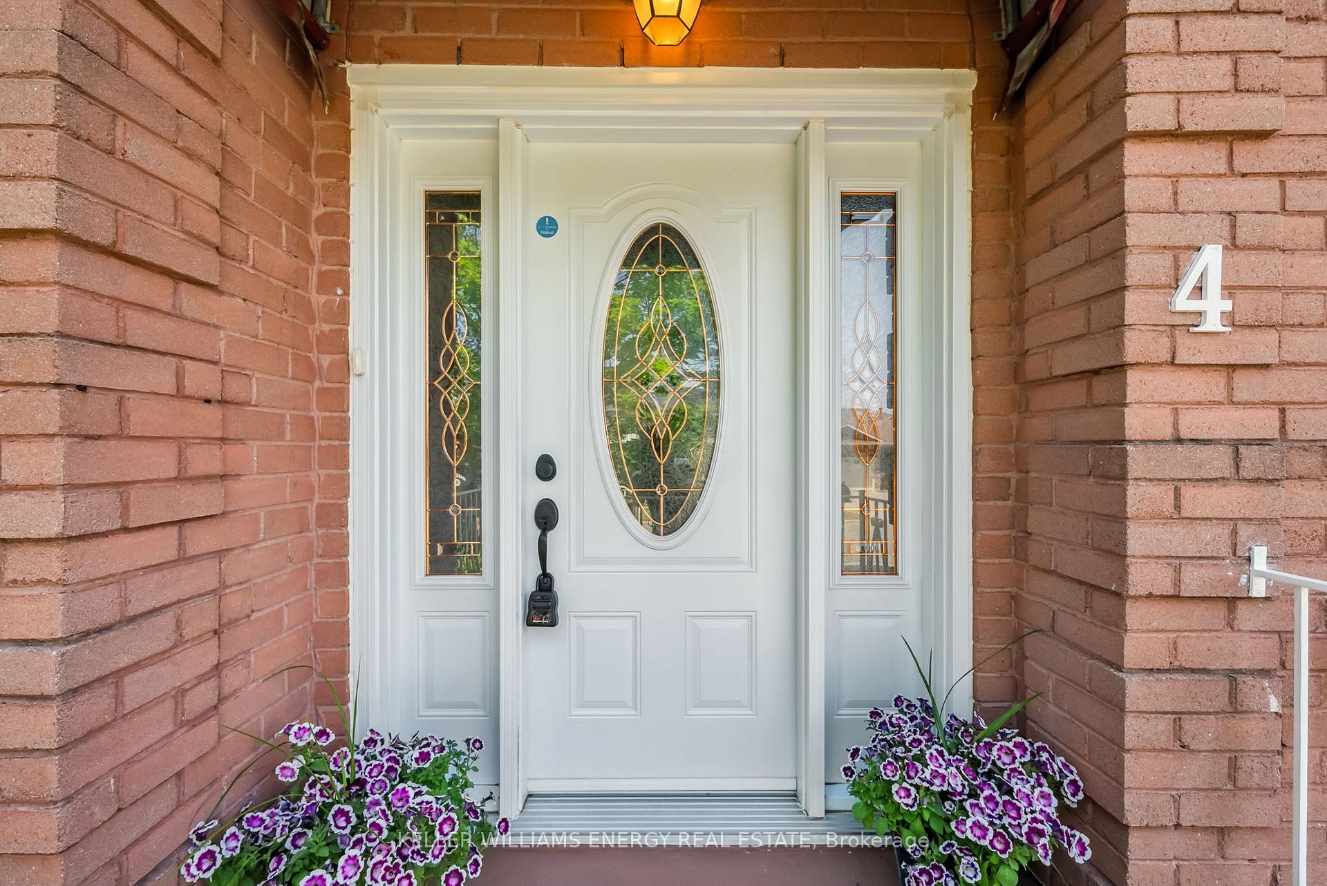 Photo 3 of 4 Pinedale Crescent, Clarington, Courtice — HOMEH