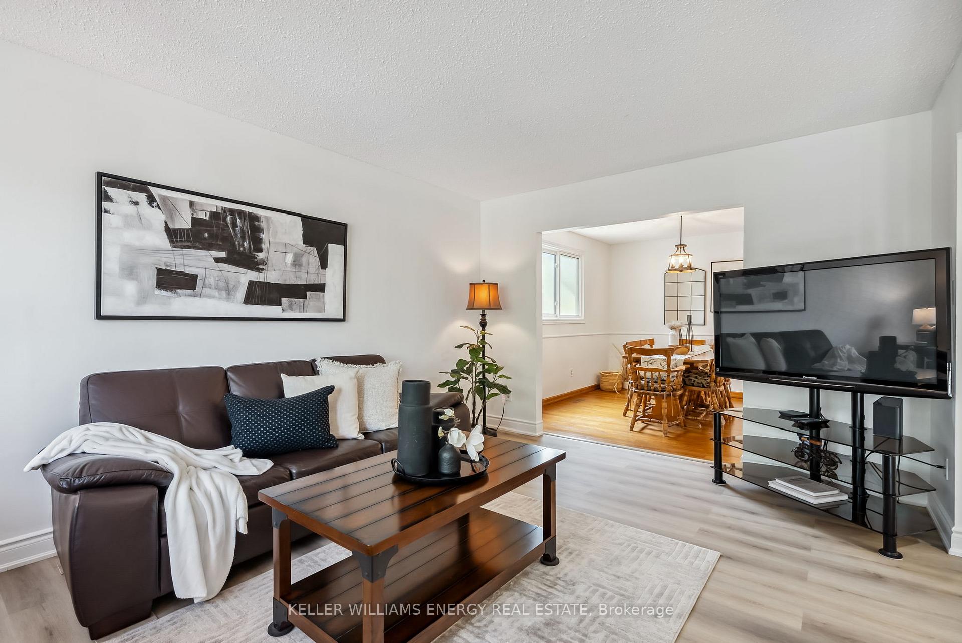 Photo 7 of 4 Pinedale Crescent, Clarington, Courtice — HOMEH