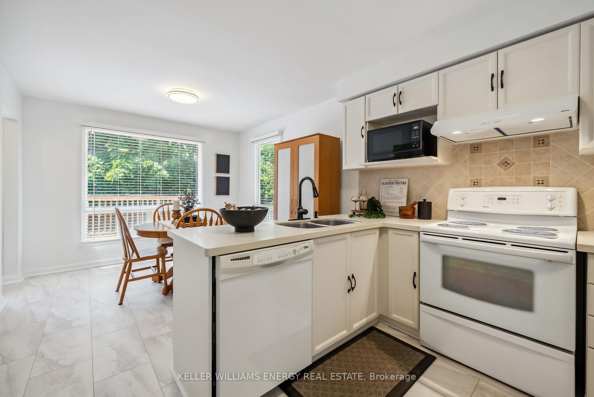 Photo 10 of 4 Pinedale Crescent, Clarington, Courtice — HOMEH