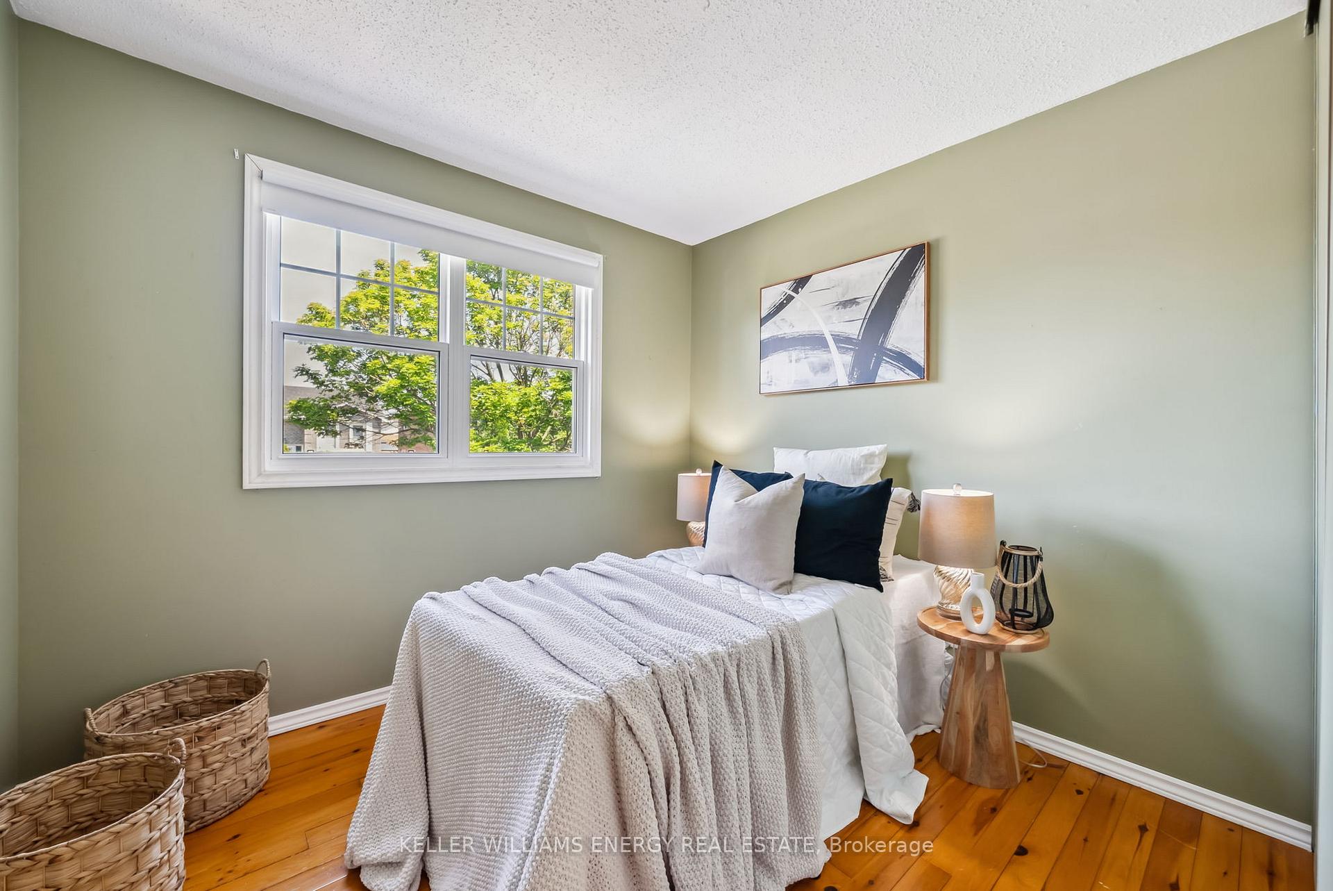 Photo 19 of 4 Pinedale Crescent, Clarington, Courtice — HOMEH
