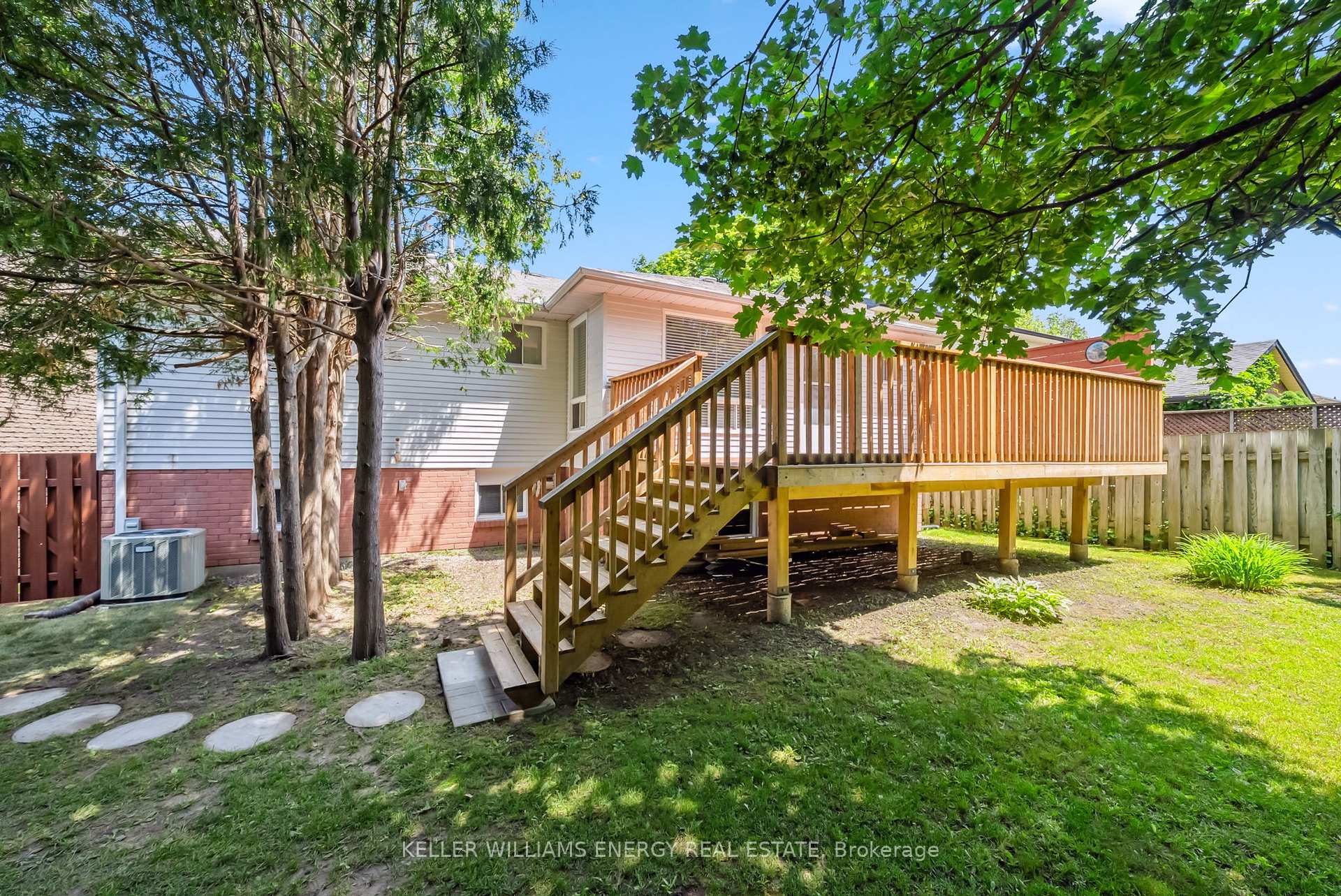 Photo 37 of 4 Pinedale Crescent, Clarington, Courtice — HOMEH