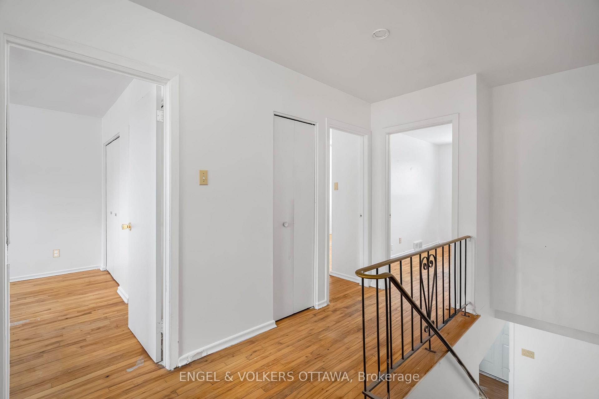 Photo 13 of 820 Grenon Avenue, Ottawa, Britannia Heights — HOMEH