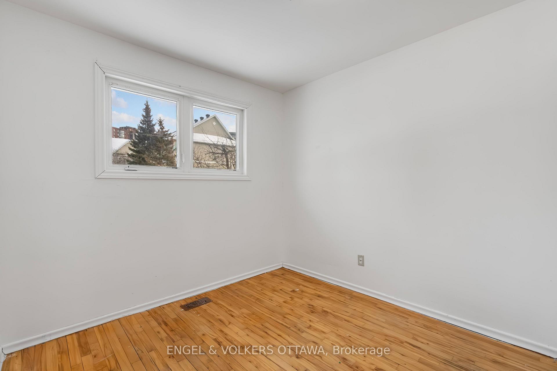 Photo 20 of 820 Grenon Avenue, Ottawa, Britannia Heights — HOMEH