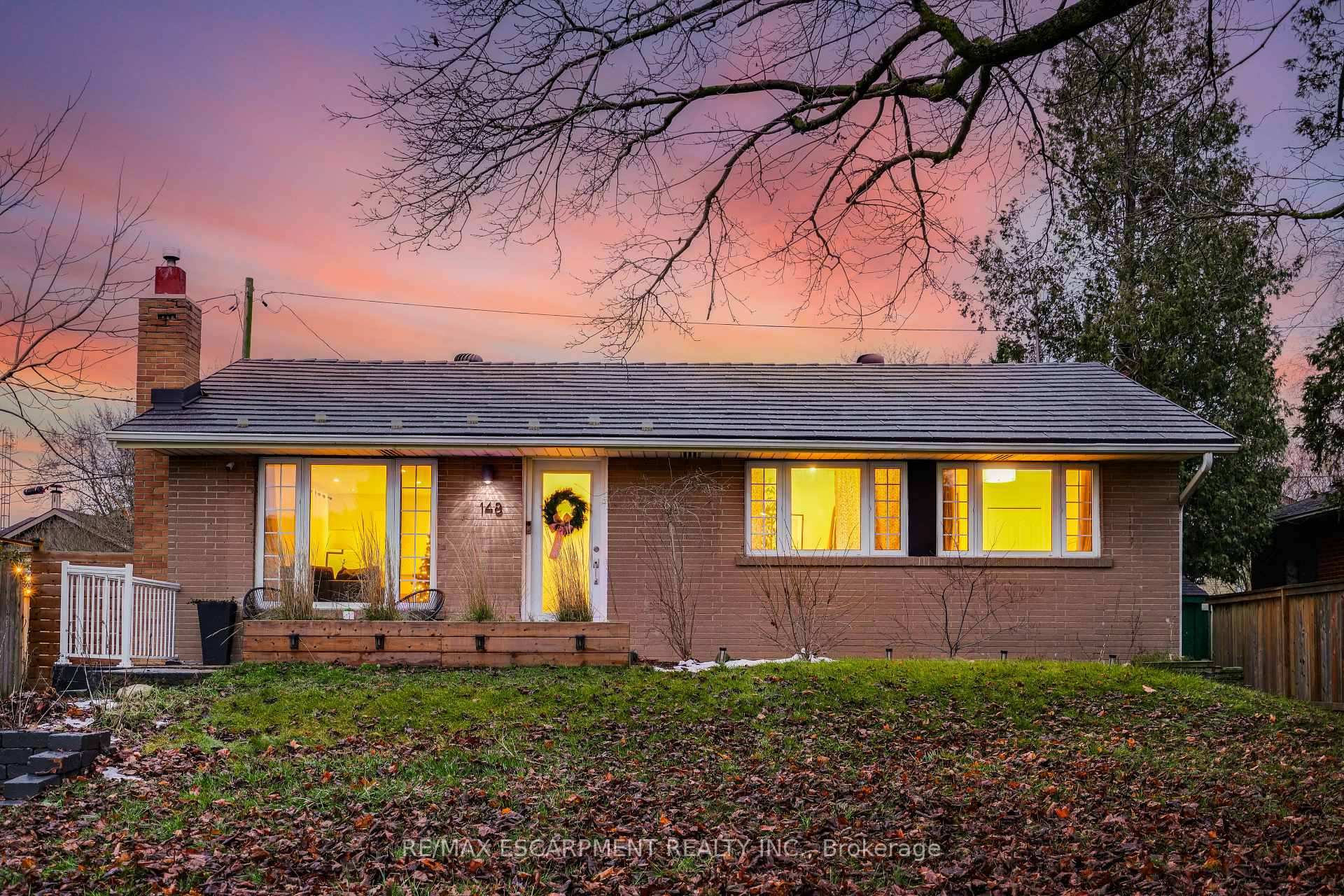 Front of 148 Churchill Road S