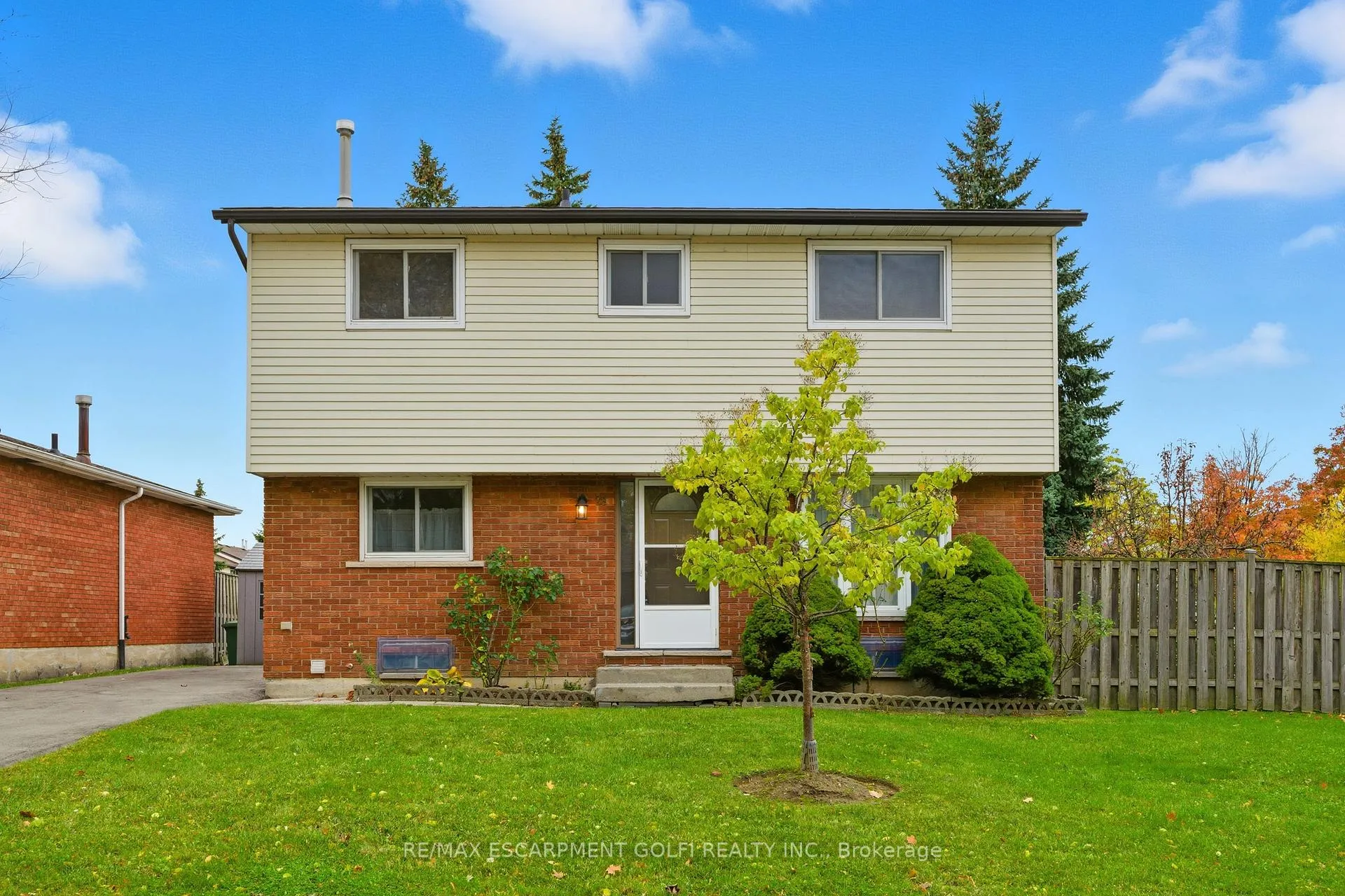 Front of 28 Bacall Crescent