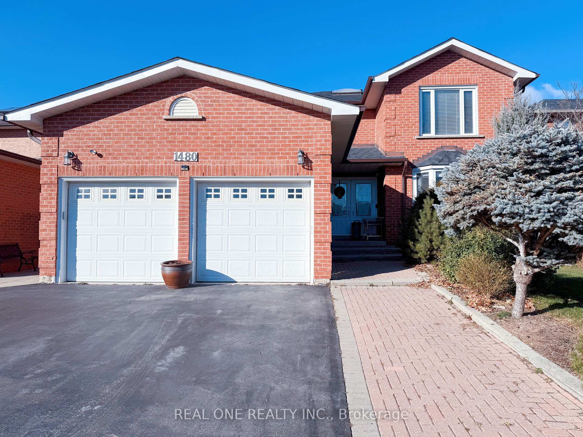 Photo 1 of 1480 Clearview Drive, Oakville, Clearview — HOMEH