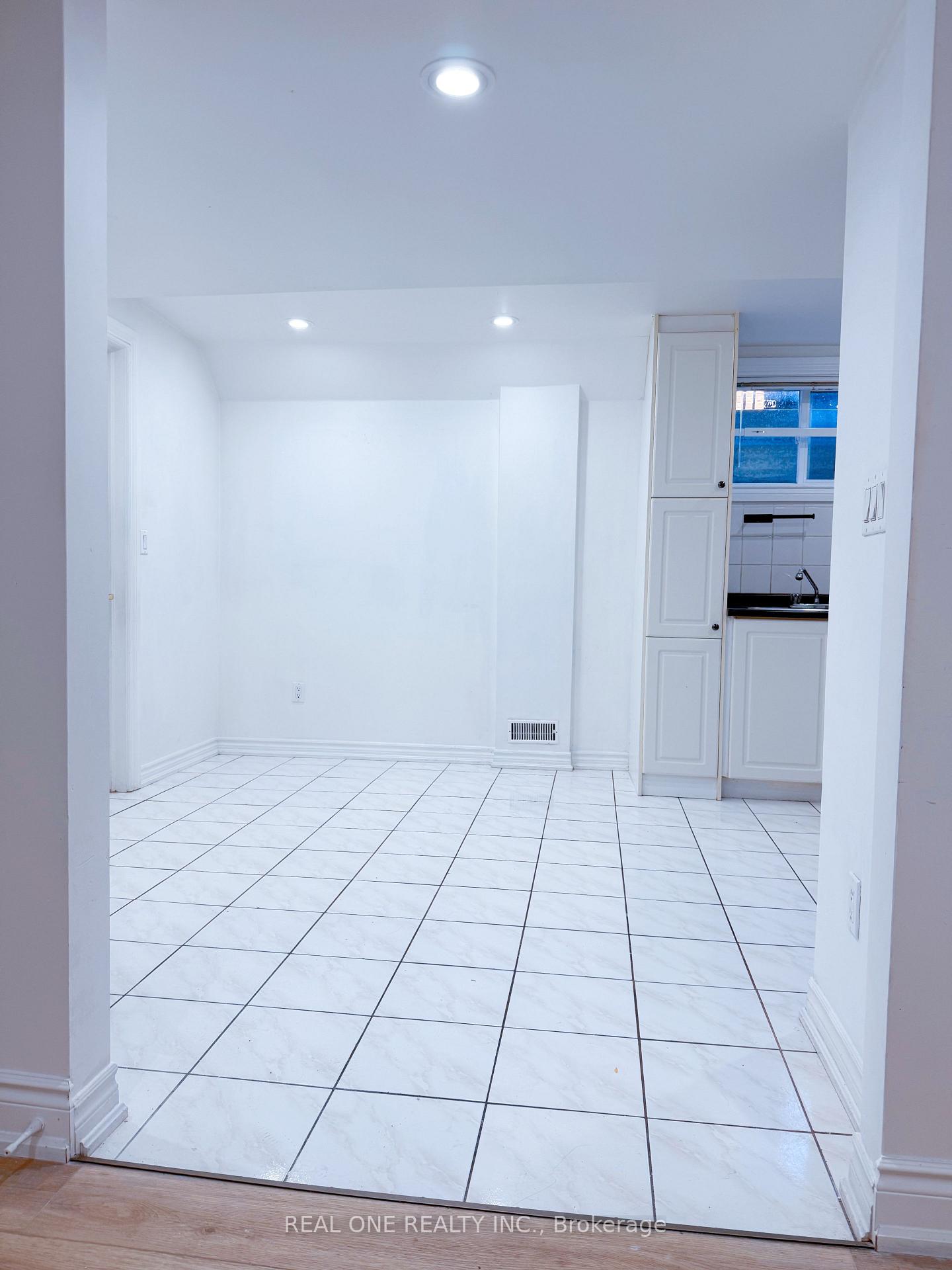 Photo 13 of 1480 Clearview Drive, Oakville, Clearview — HOMEH