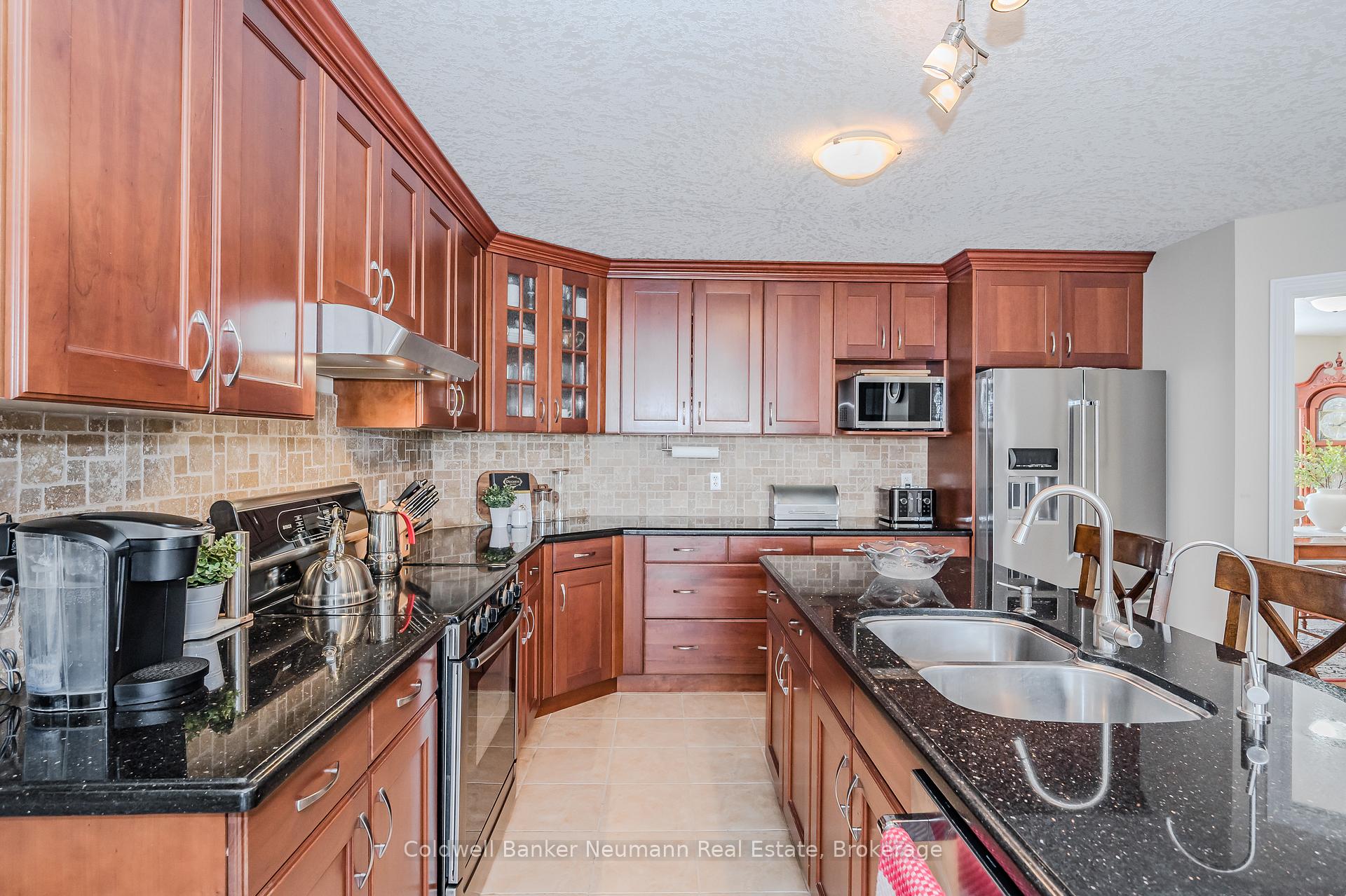 Photo 10 of 7 Brown Street, Guelph, Pineridge/Westminster Woods — HOMEH