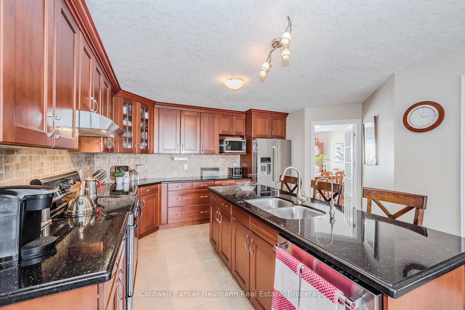 Photo 38 of 7 Brown Street, Guelph, Pineridge/Westminster Woods — HOMEH