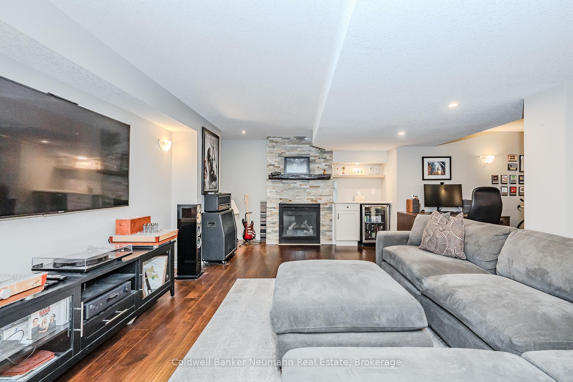Photo 41 of 7 Brown Street, Guelph, Pineridge/Westminster Woods — HOMEH