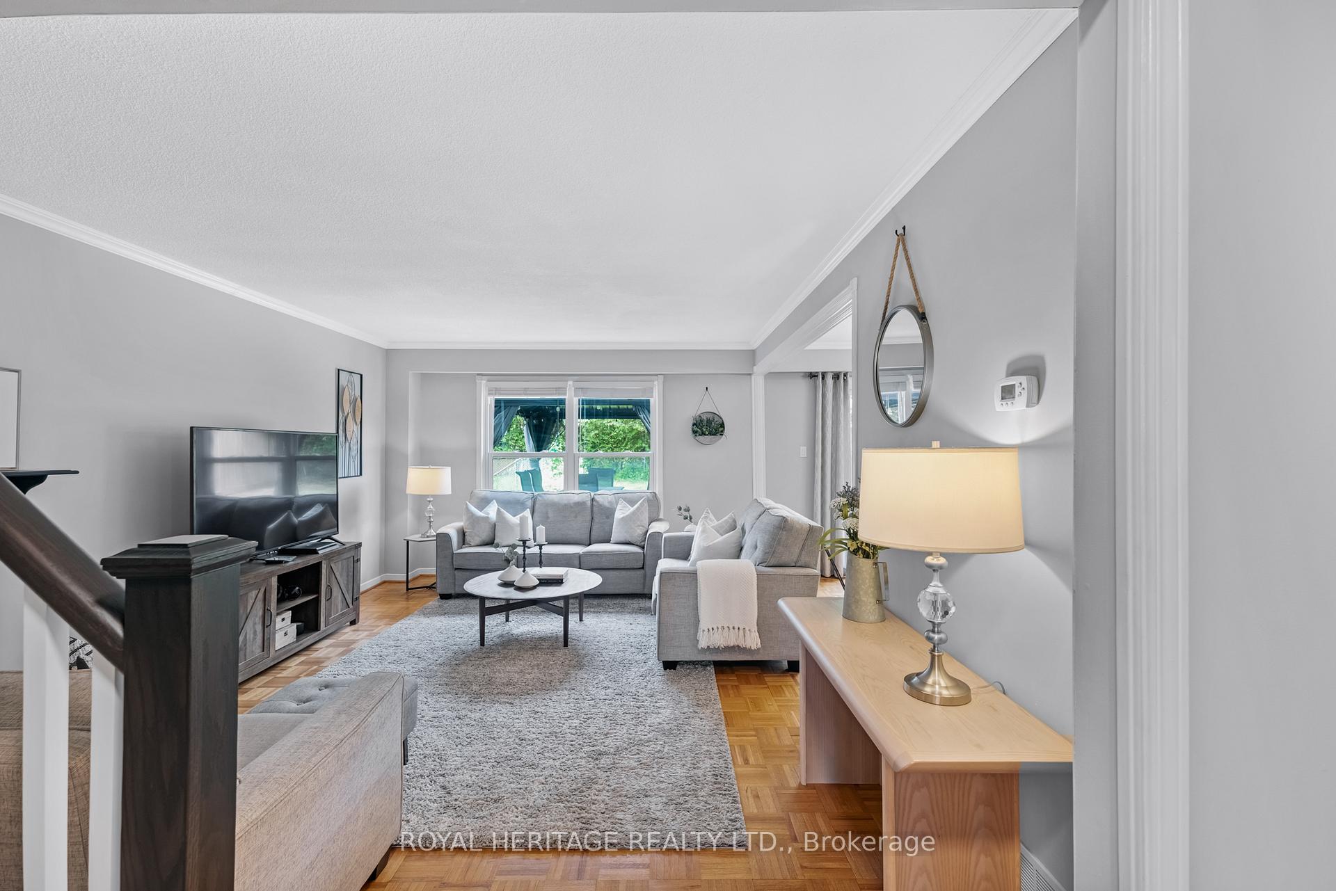 Photo 4 of 73 Roser Crescent, Clarington, Bowmanville — HOMEH