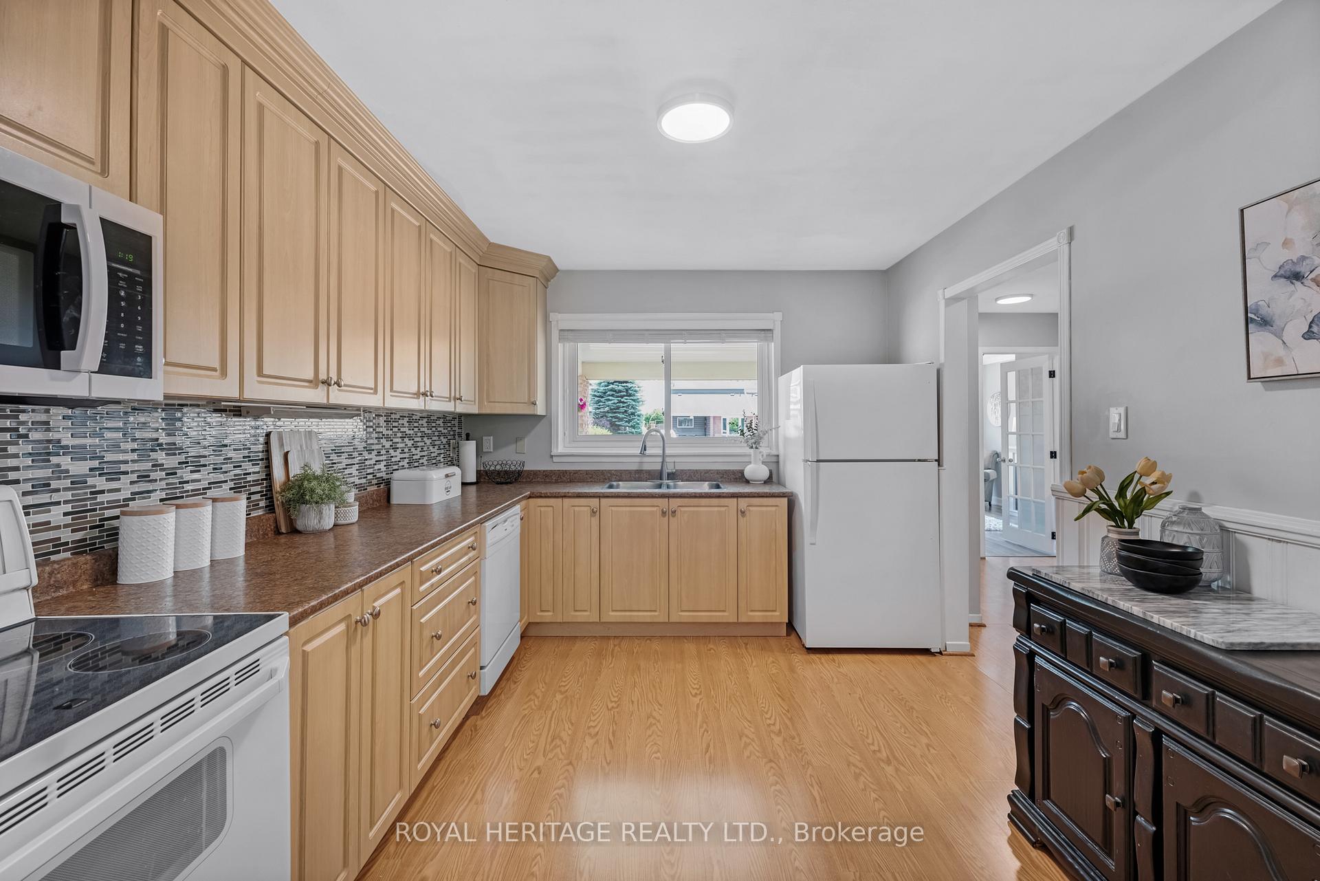 Photo 10 of 73 Roser Crescent, Clarington, Bowmanville — HOMEH