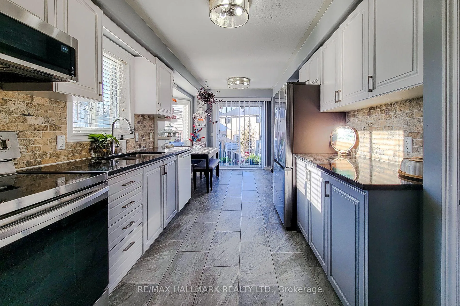 Photo 23 of 34 Marilyn Court, Hamilton, Ryckmans — HOMEH