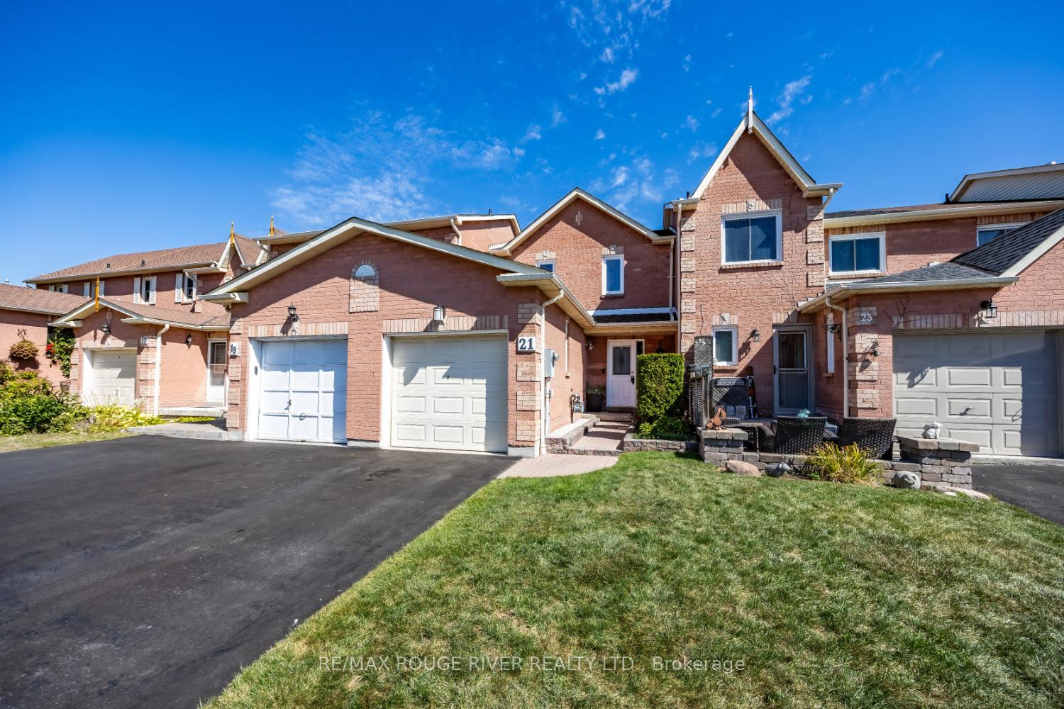 Photo 2 of 21 Raine Drive, Ajax, Central — HOMEH