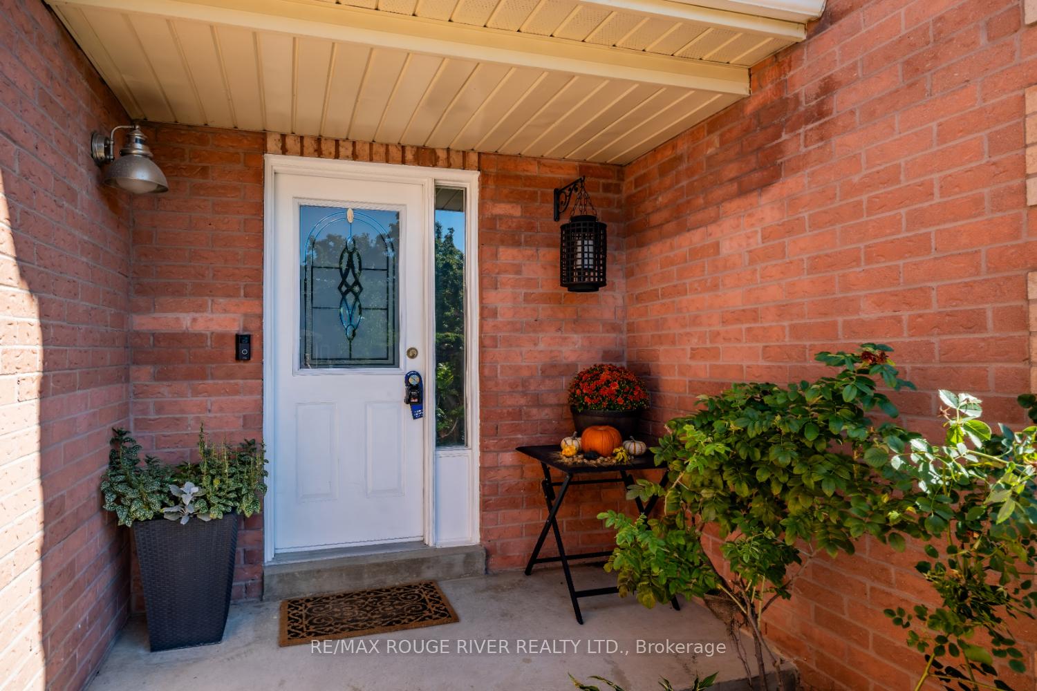Photo 12 of 21 Raine Drive, Ajax, Central — HOMEH