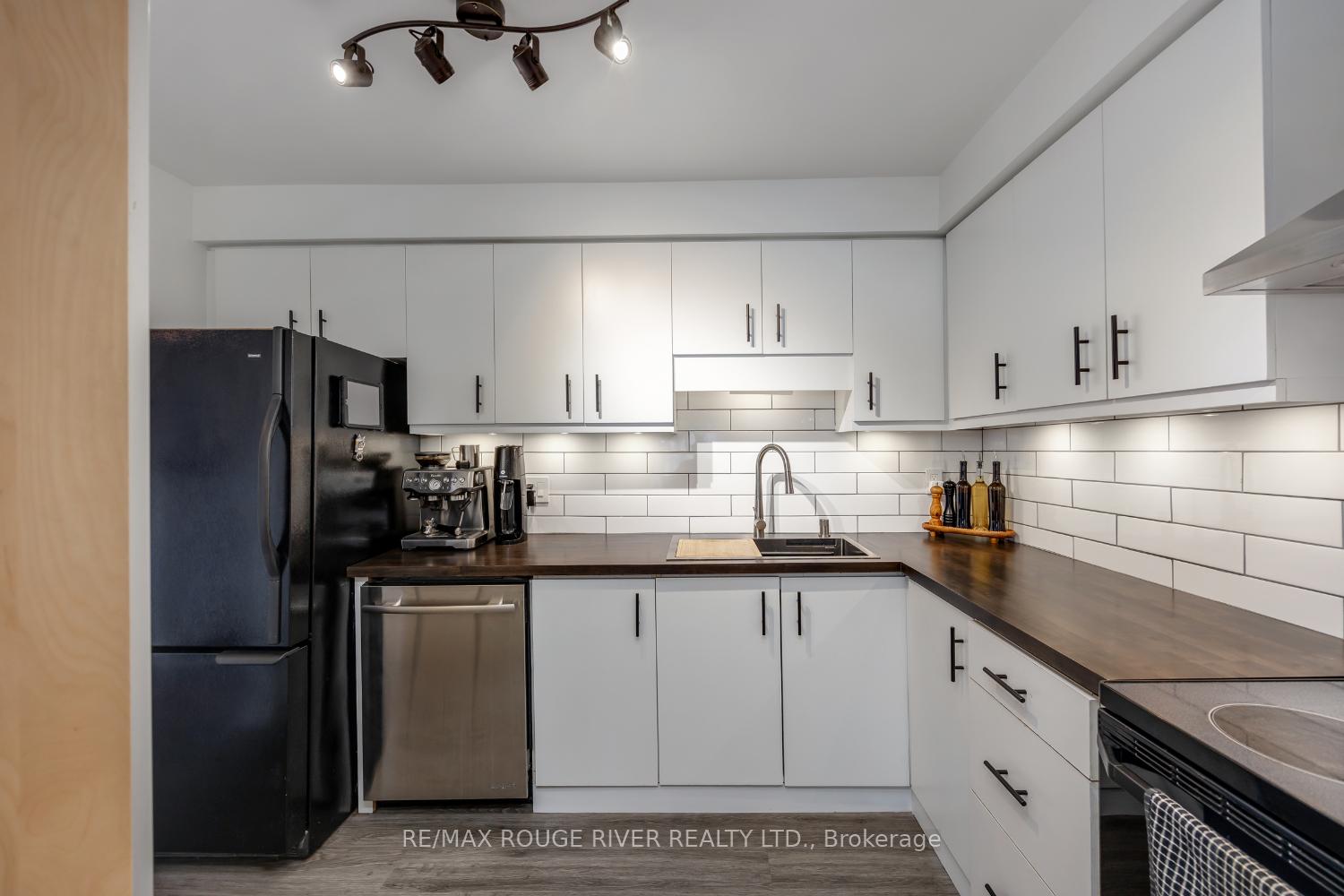 Photo 10 of 21 Raine Drive, Ajax, Central — HOMEH