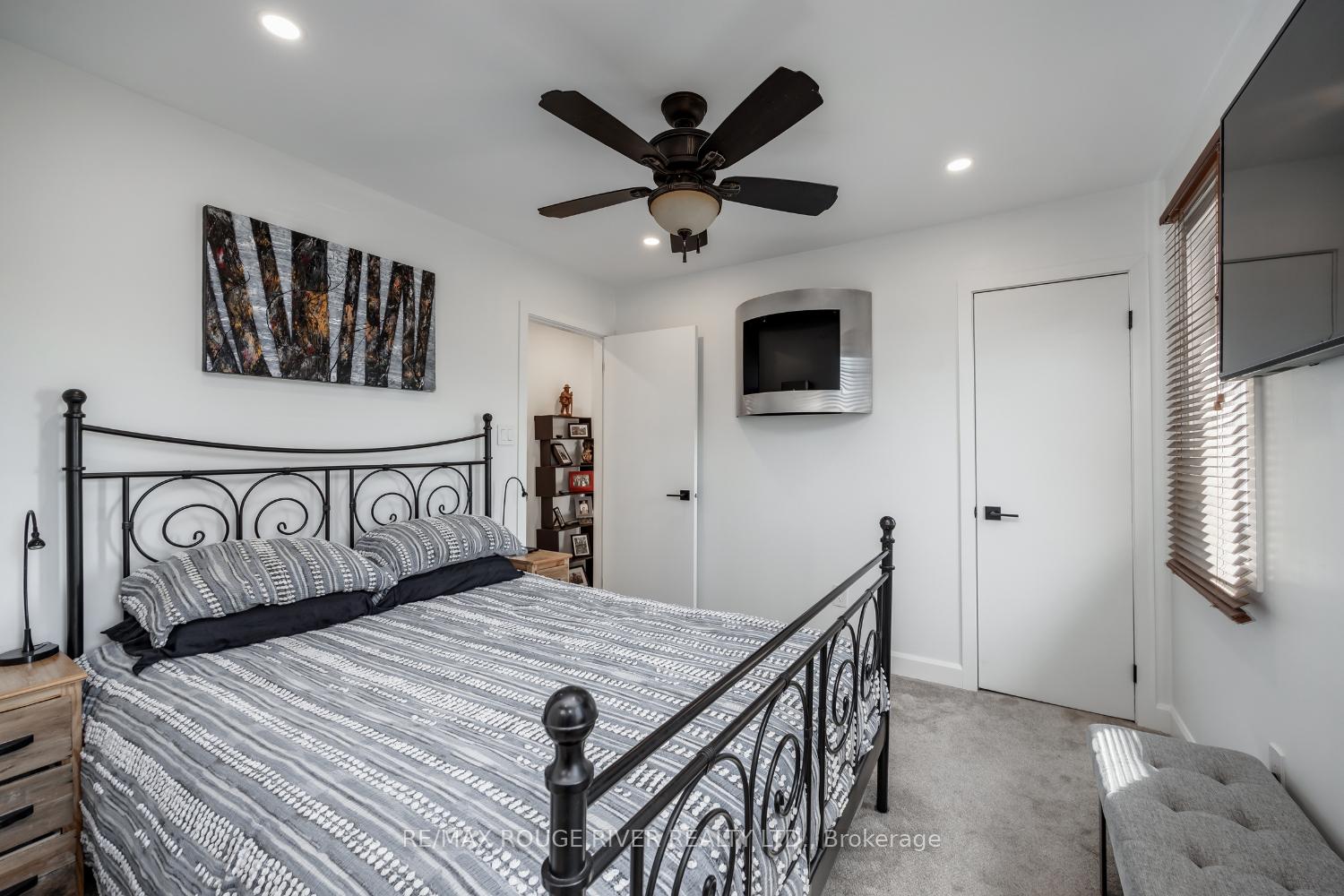 Photo 15 of 21 Raine Drive, Ajax, Central — HOMEH
