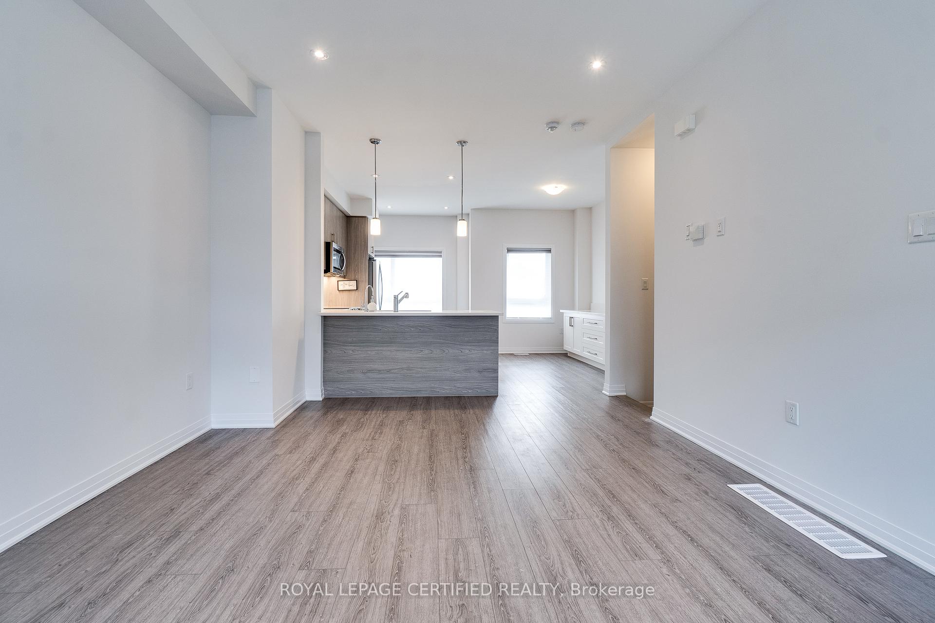 Photo 6 of Unit 4, 51 Sparrow Avenue, Cambridge — HOMEH