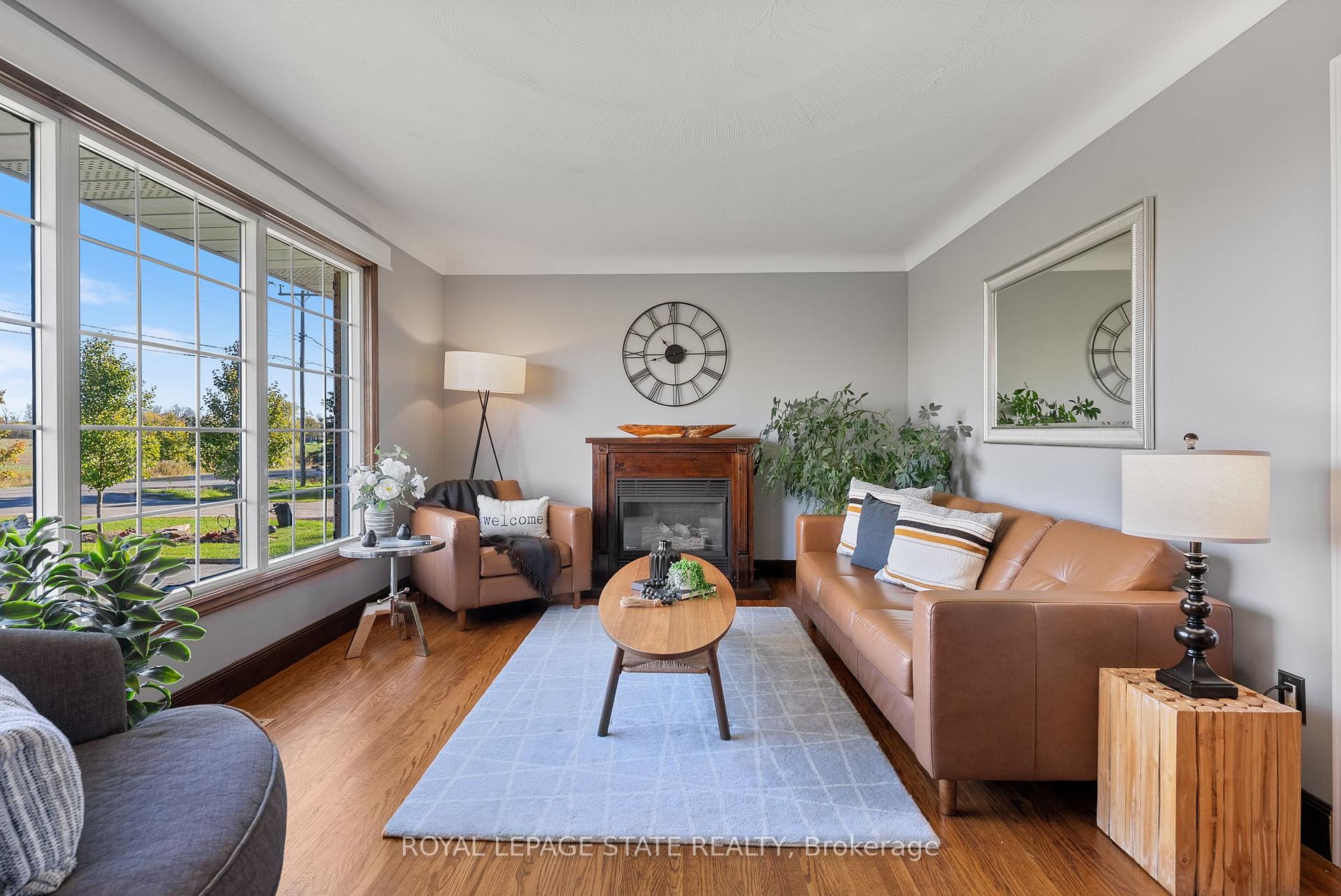 Photo 2 of 5187 White Church Road E, Hamilton, Rural Glanbrook — HOMEH