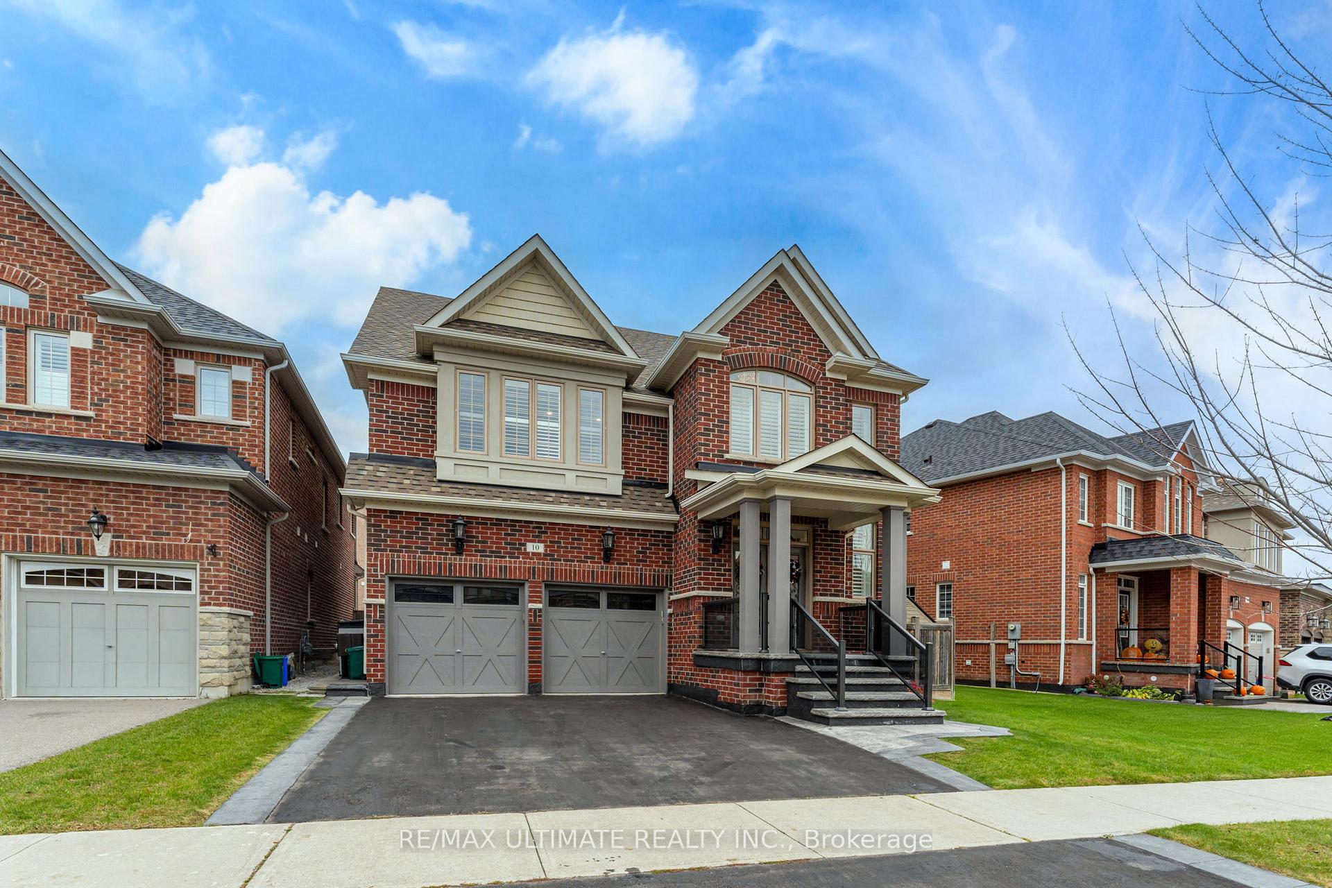 Front of 10 Northwest Court