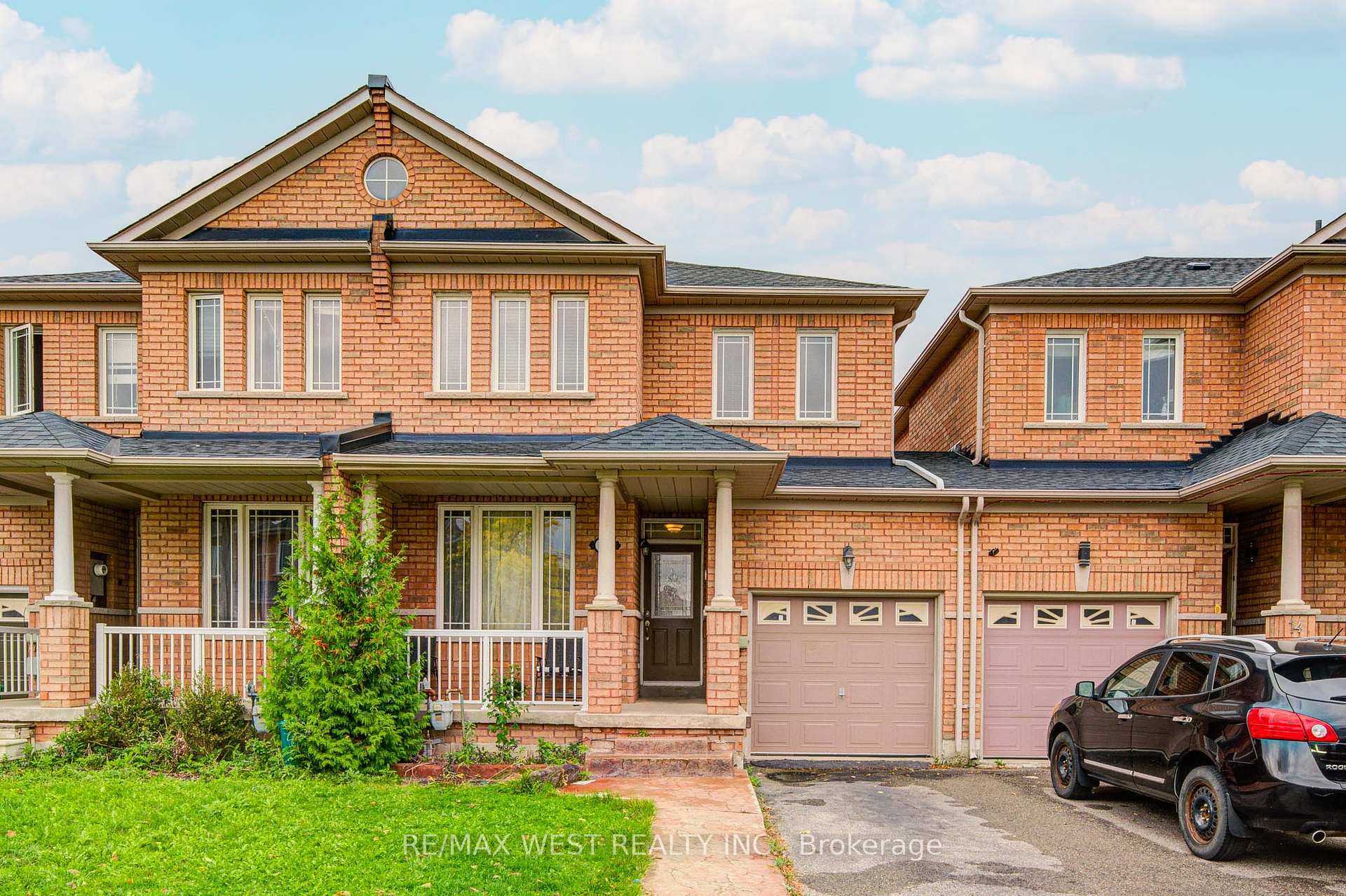 Front of 12 Eaglefield Gate