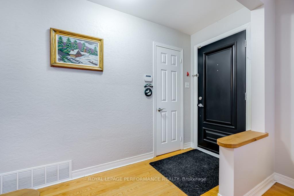 Photo 3 of 1405 Leonard Avenue, Cornwall — HOMEH