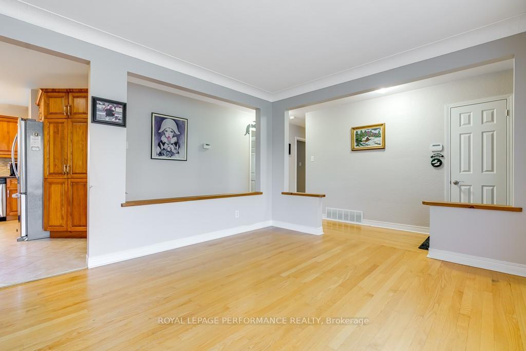 Photo 6 of 1405 Leonard Avenue, Cornwall — HOMEH
