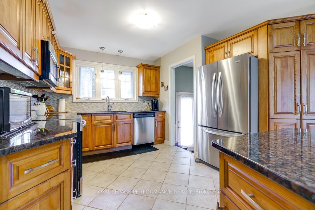 Photo 9 of 1405 Leonard Avenue, Cornwall — HOMEH